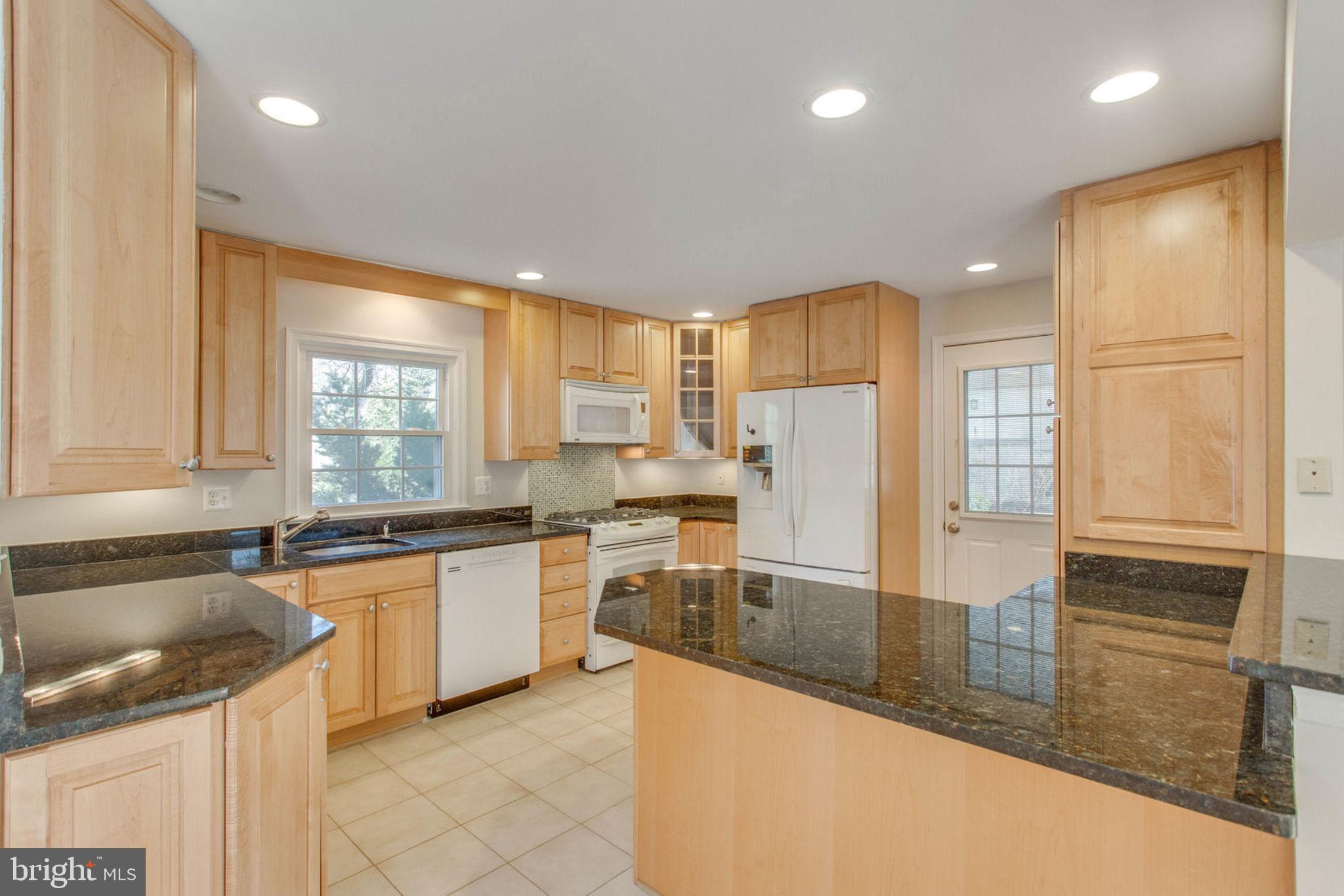 SURREY SQUARE - Residential