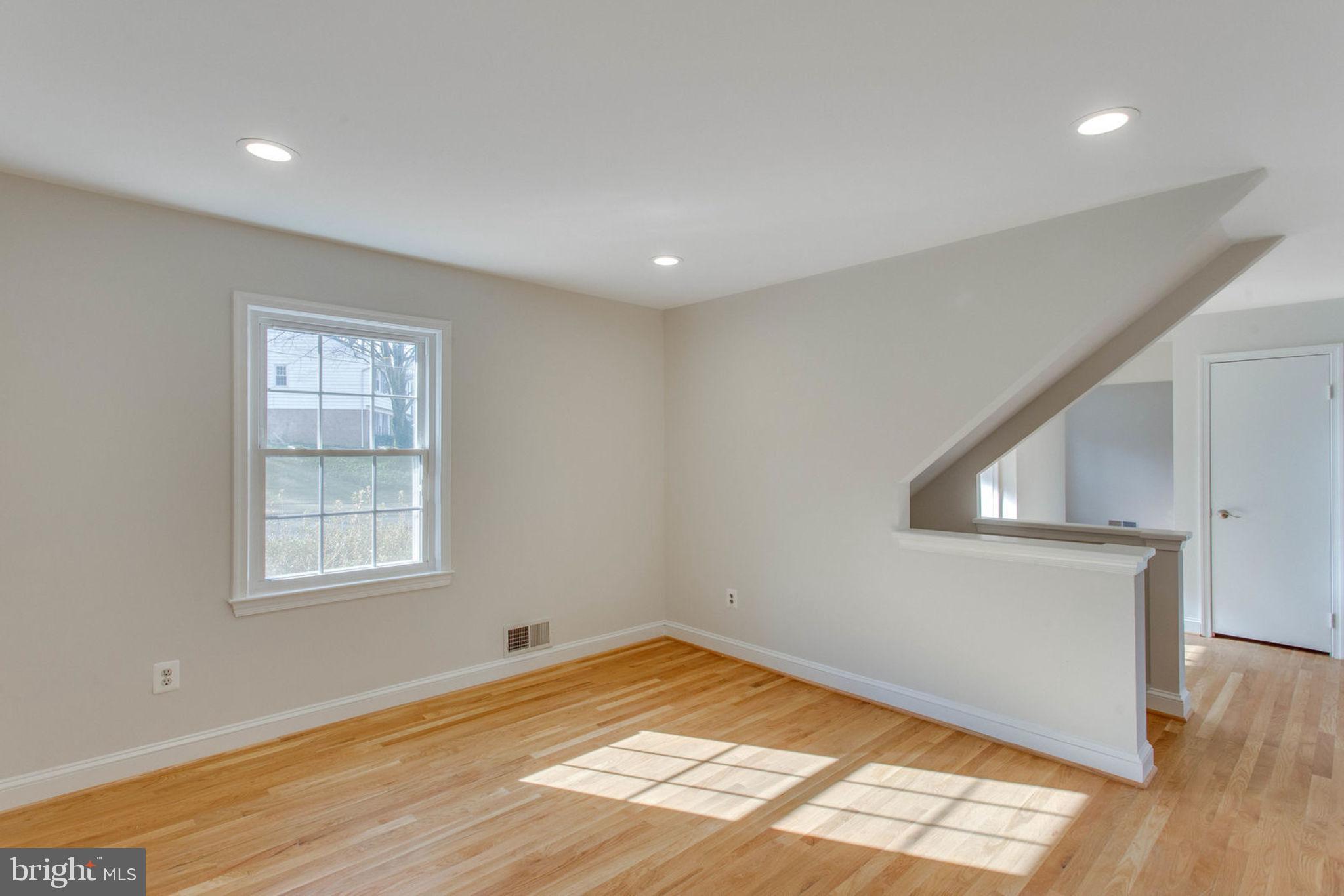 SURREY SQUARE - Residential