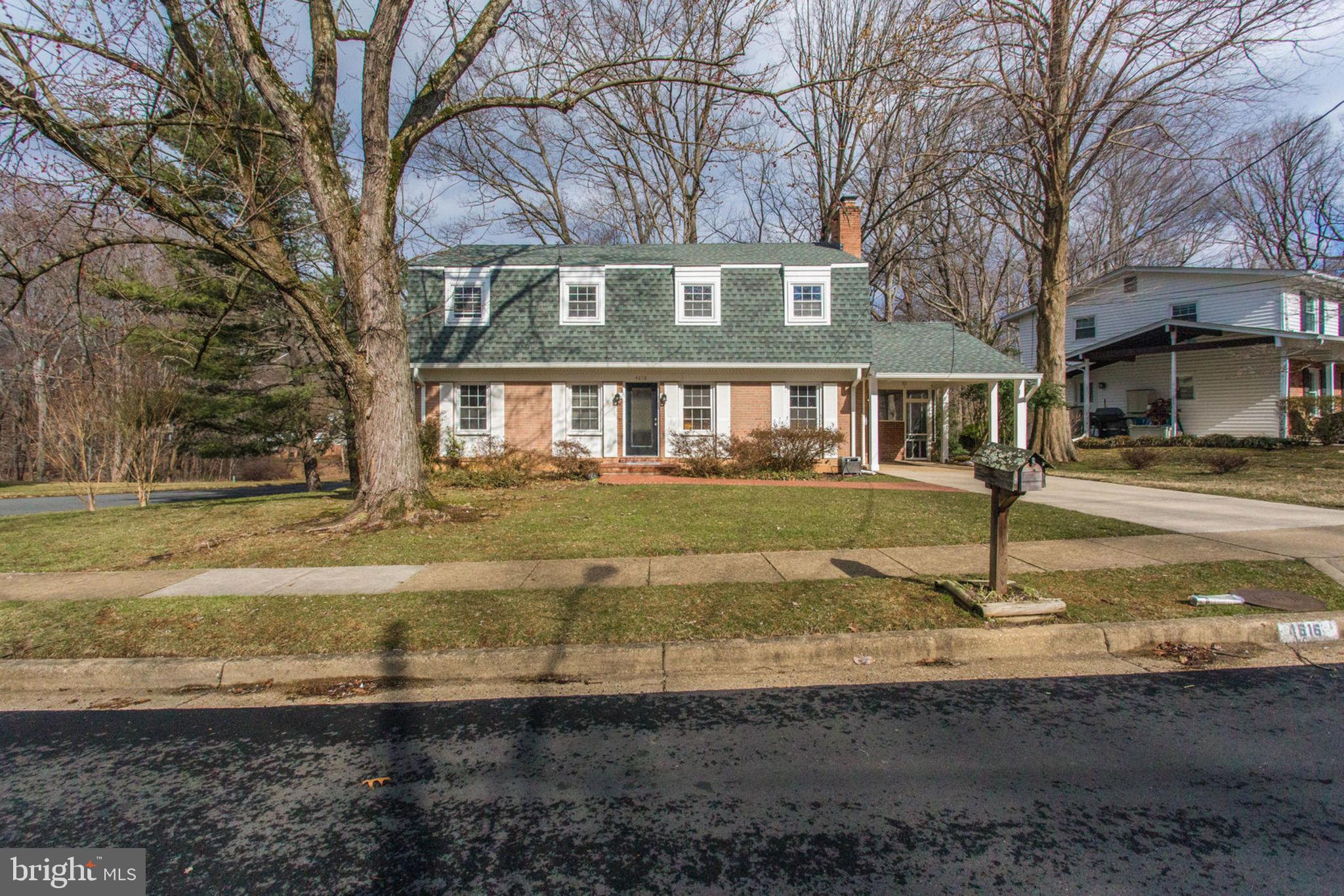 SURREY SQUARE - Residential