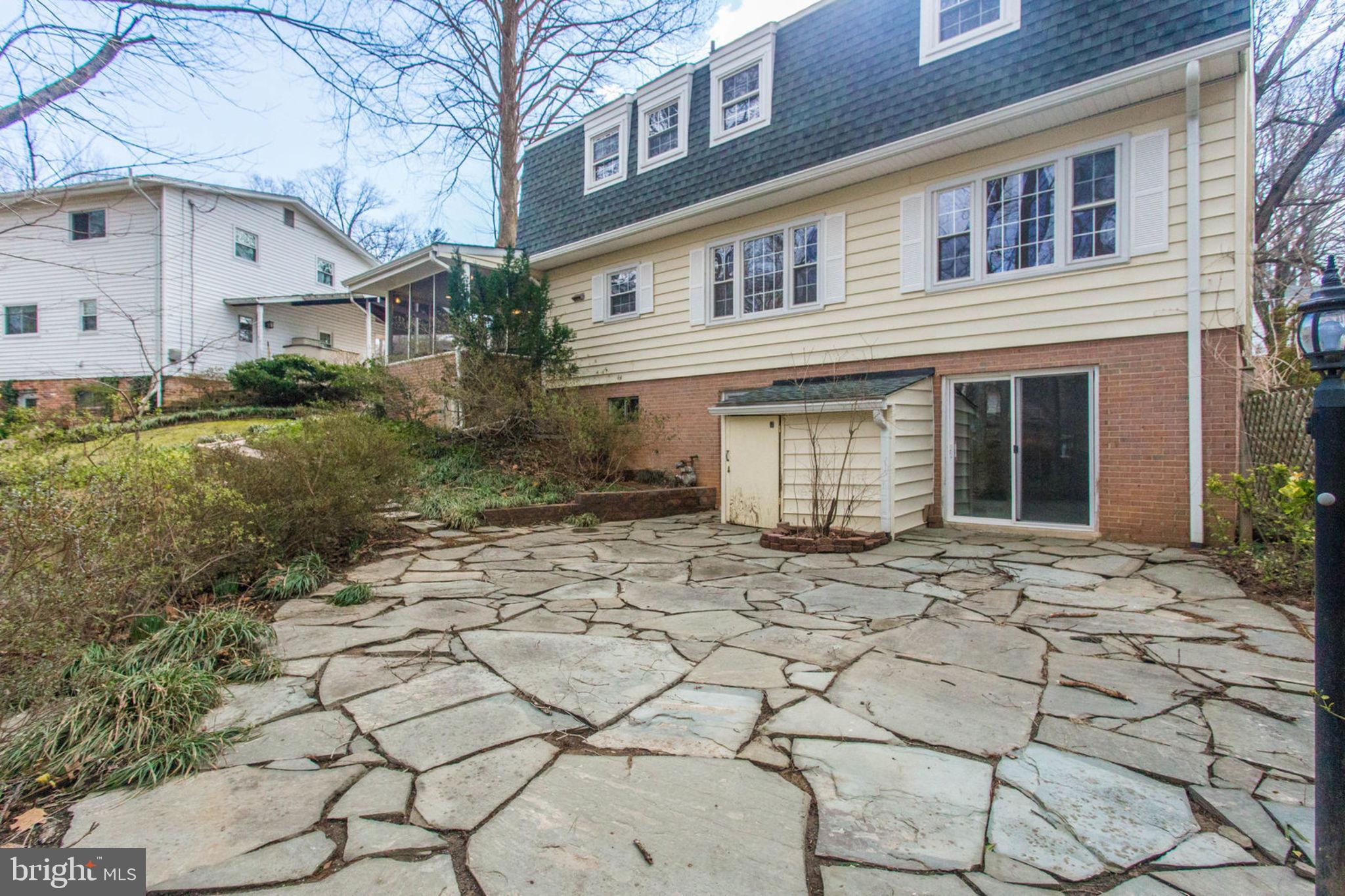 SURREY SQUARE - Residential