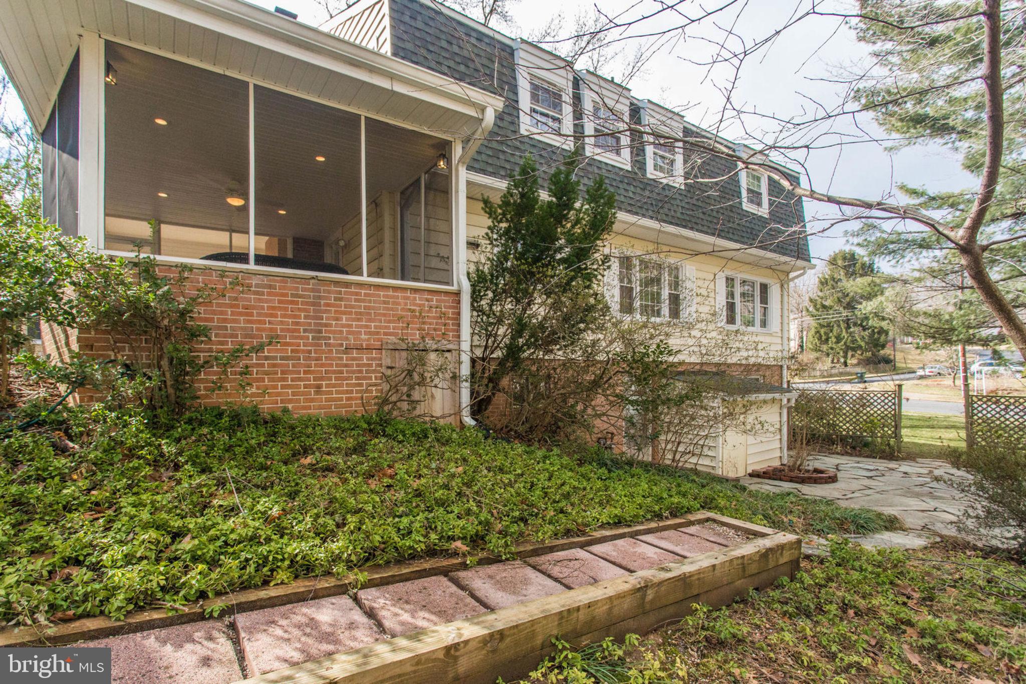 SURREY SQUARE - Residential