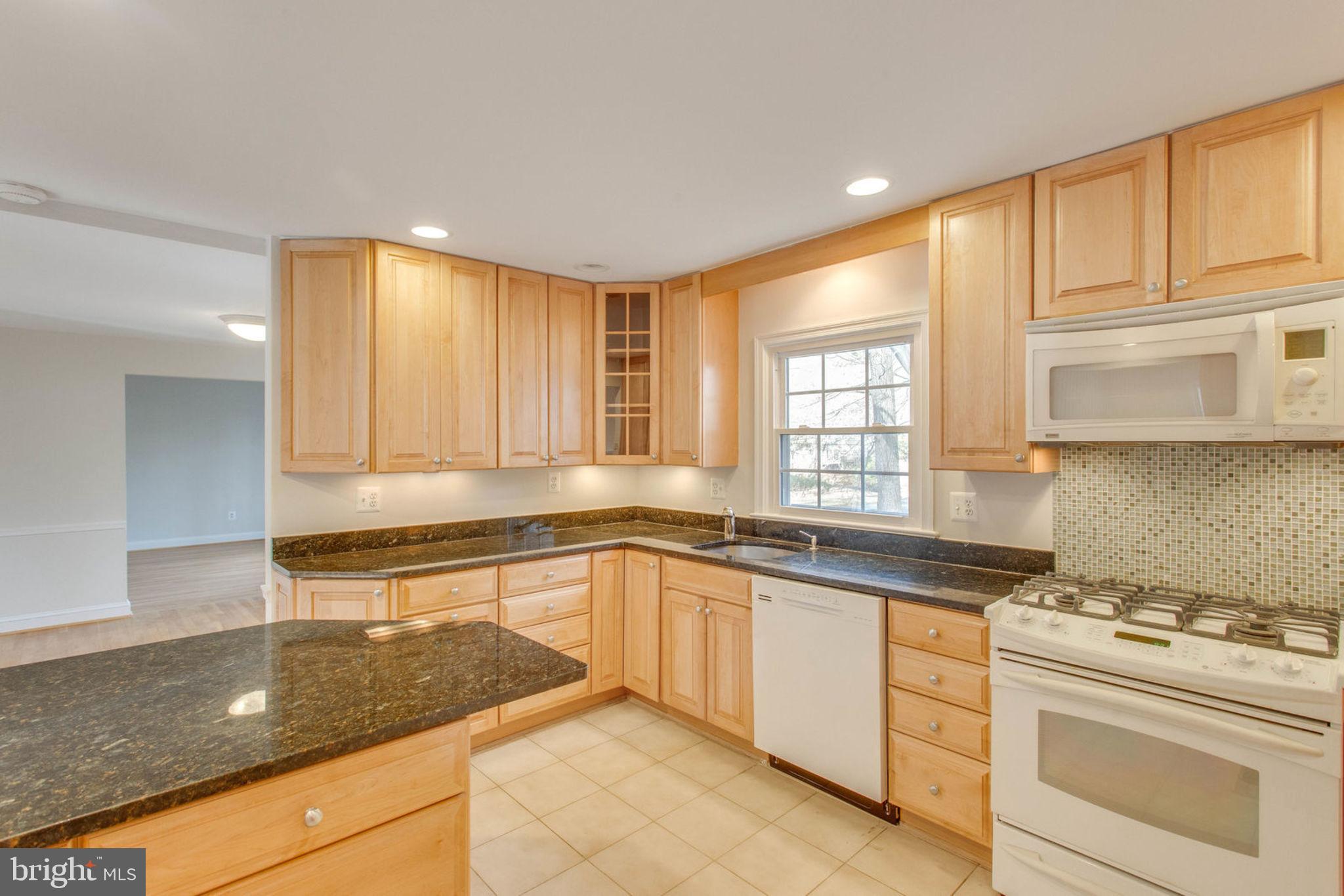 SURREY SQUARE - Residential