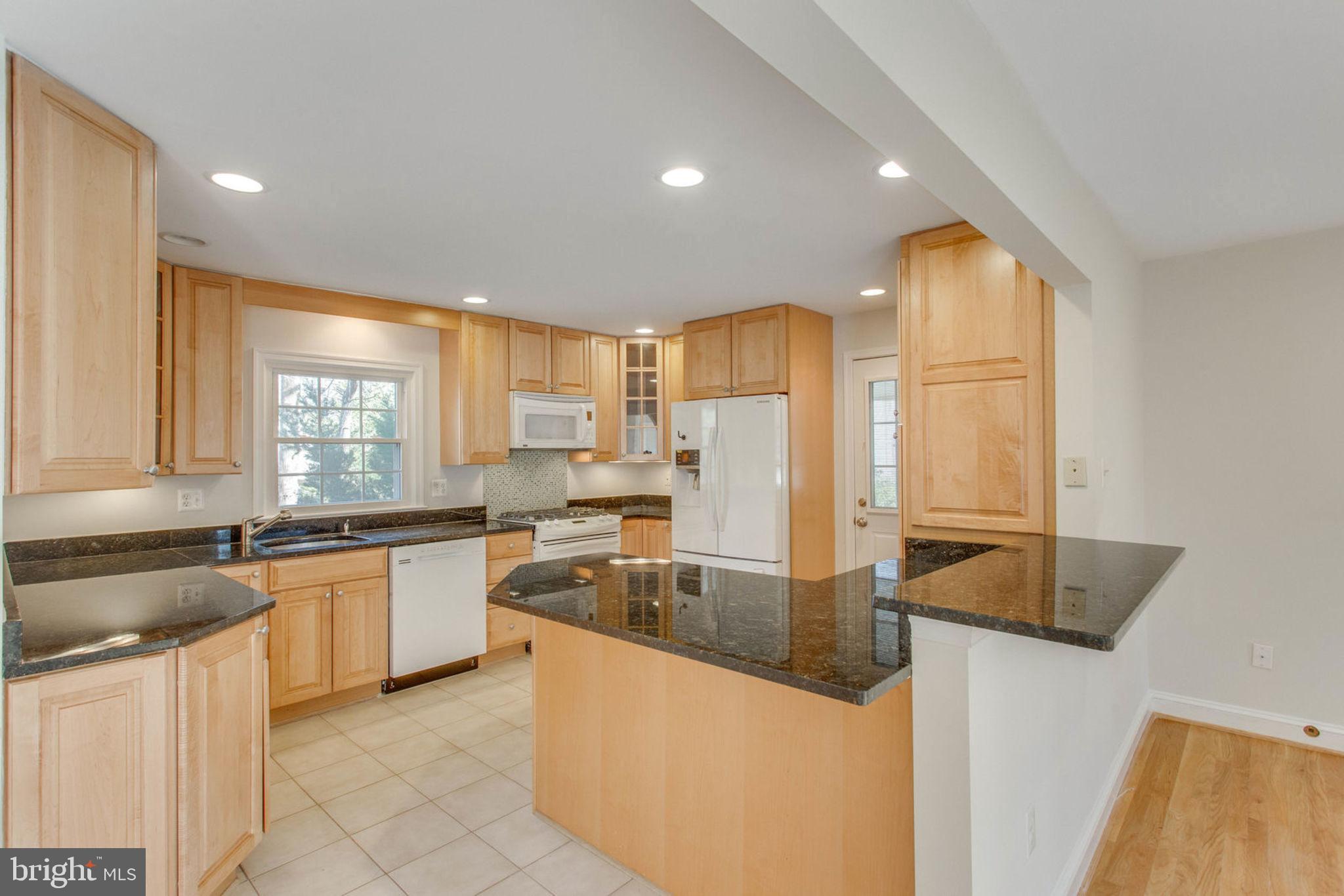 SURREY SQUARE - Residential