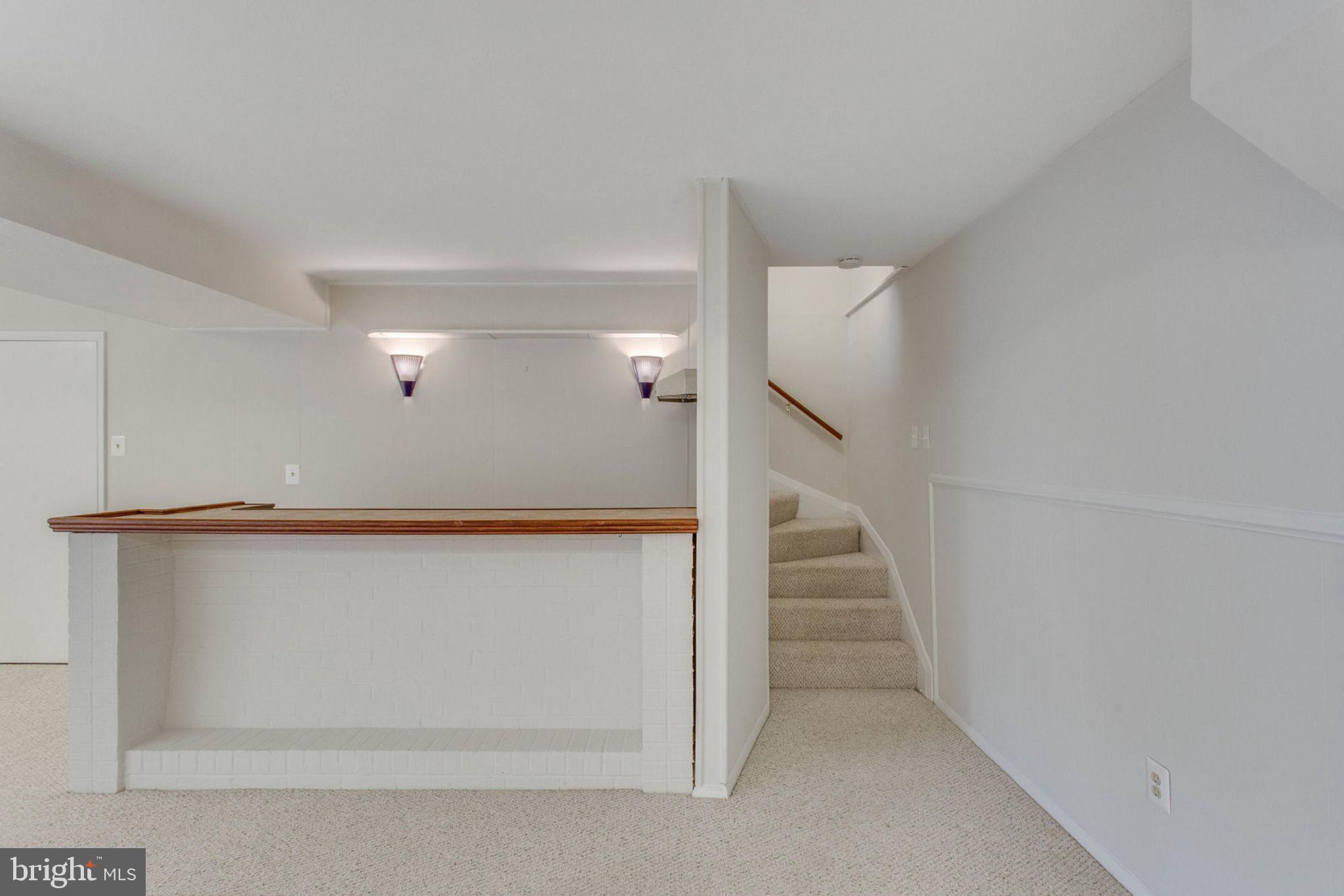 SURREY SQUARE - Residential