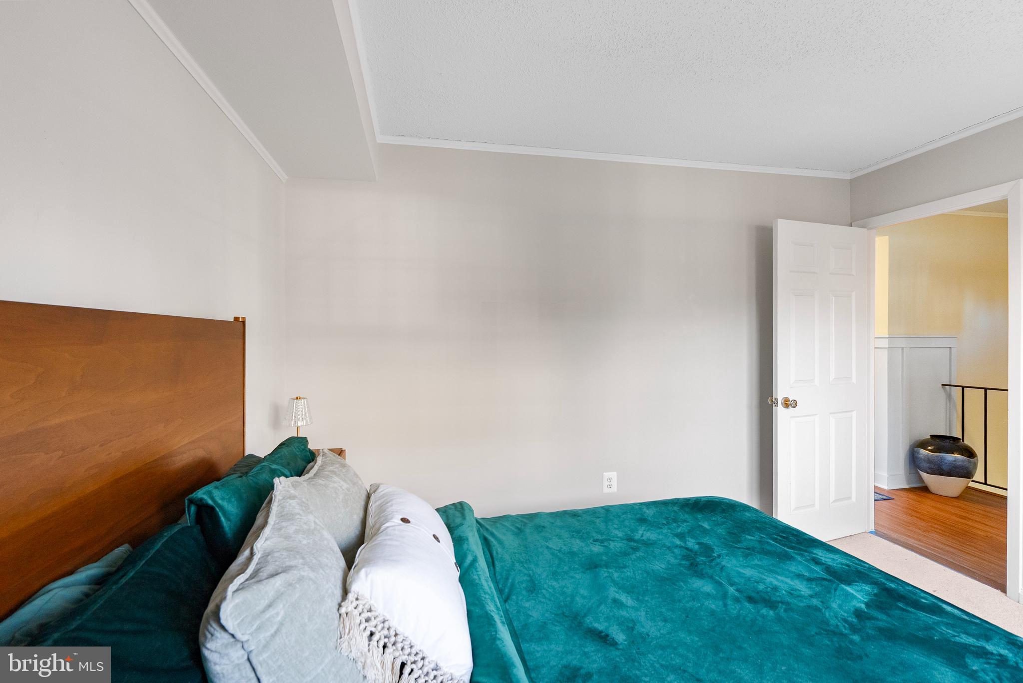 WESTHAMPTON MEWS - Residential Lease