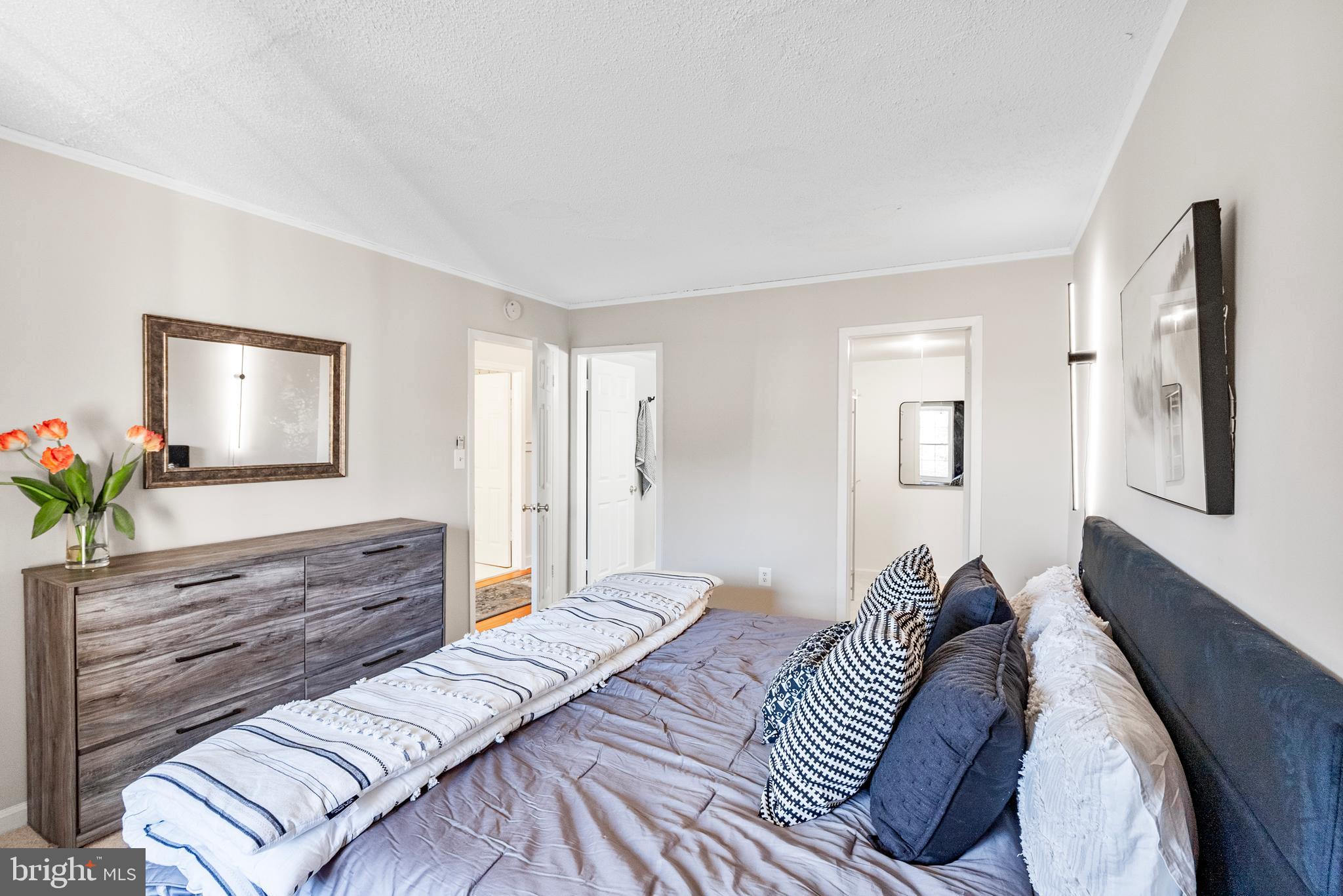 WESTHAMPTON MEWS - Residential Lease