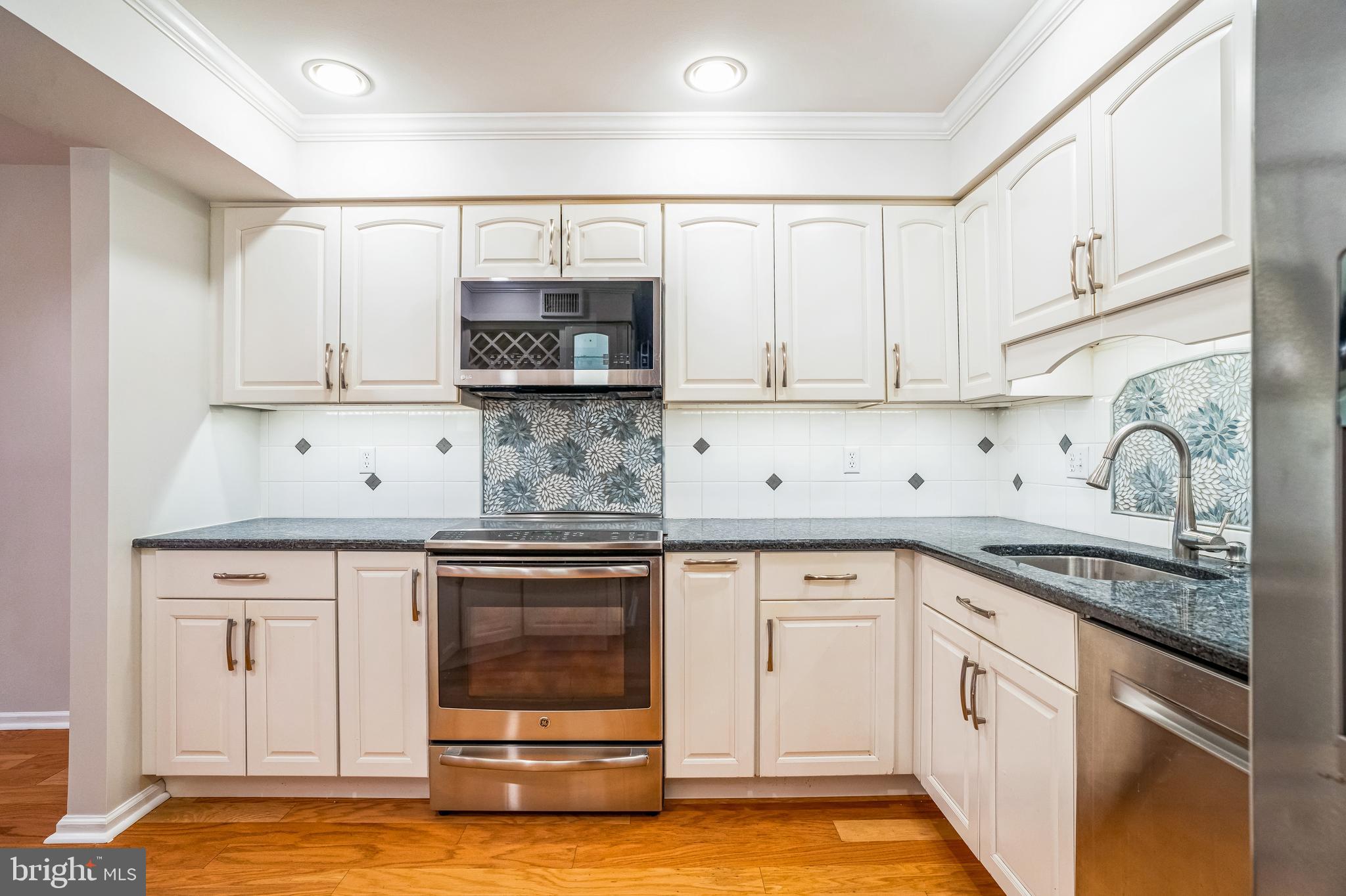 WEATHERSTONE - Residential Lease