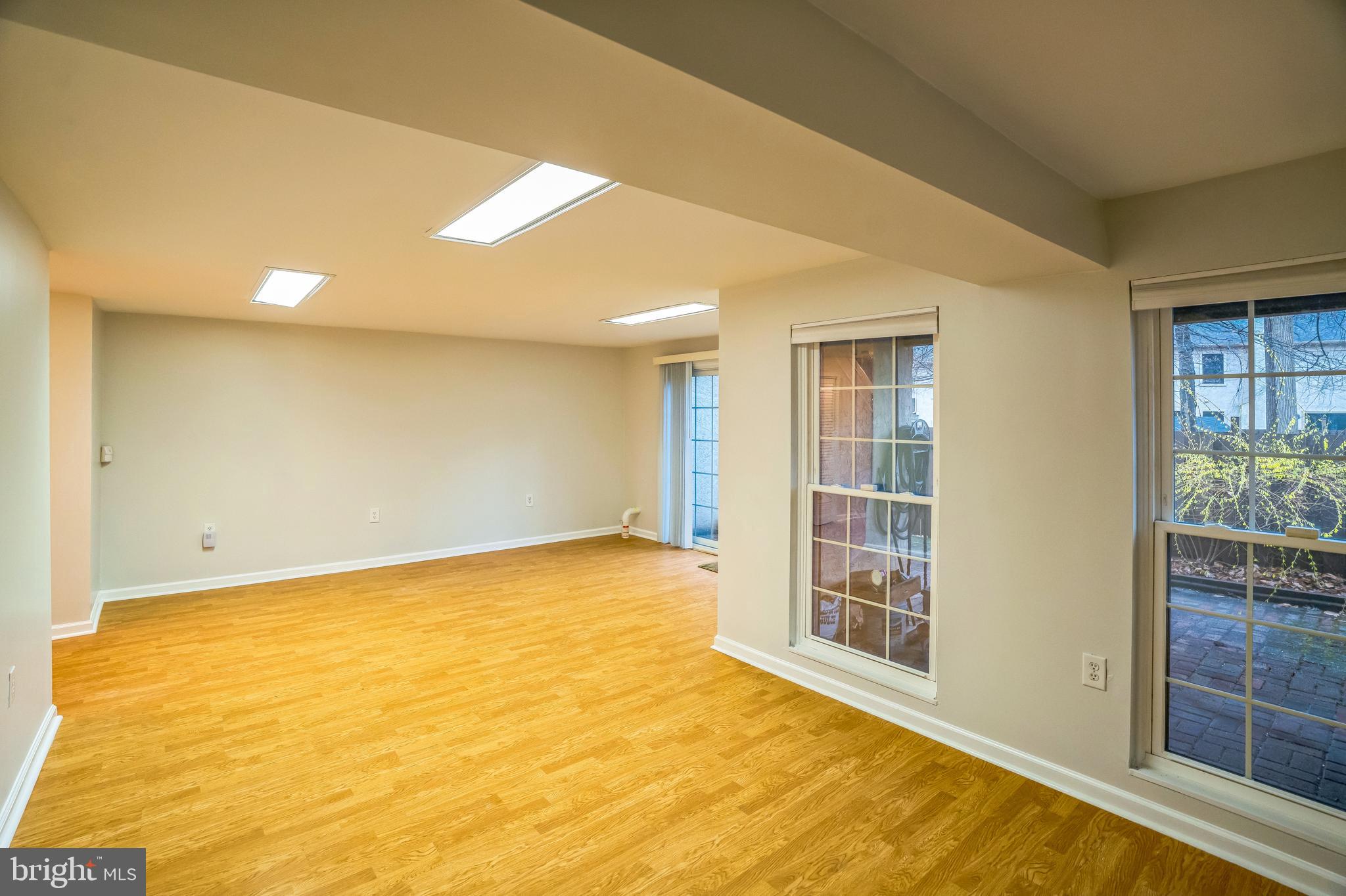 WEATHERSTONE - Residential Lease