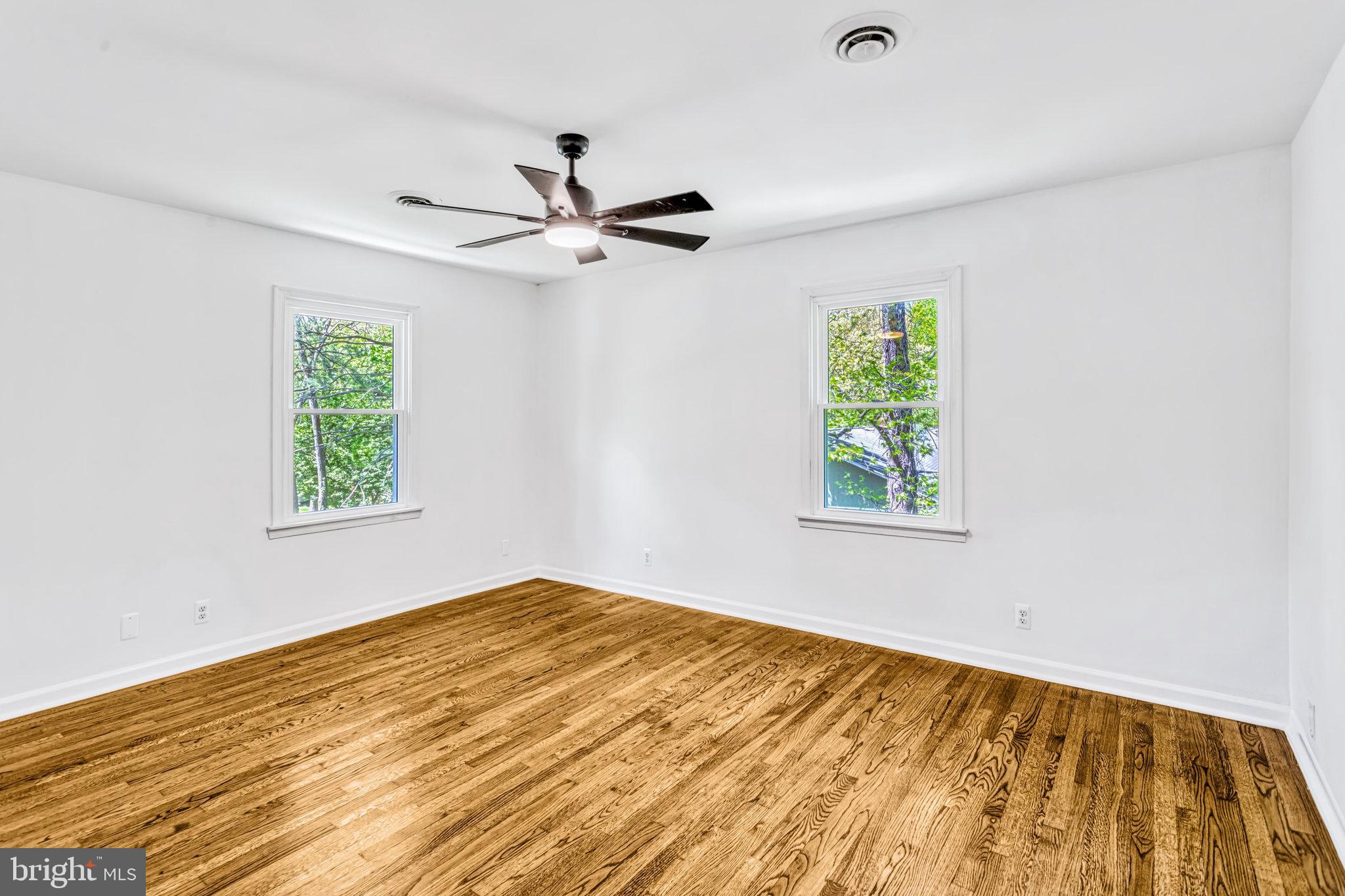 TWIN LAKES - Residential