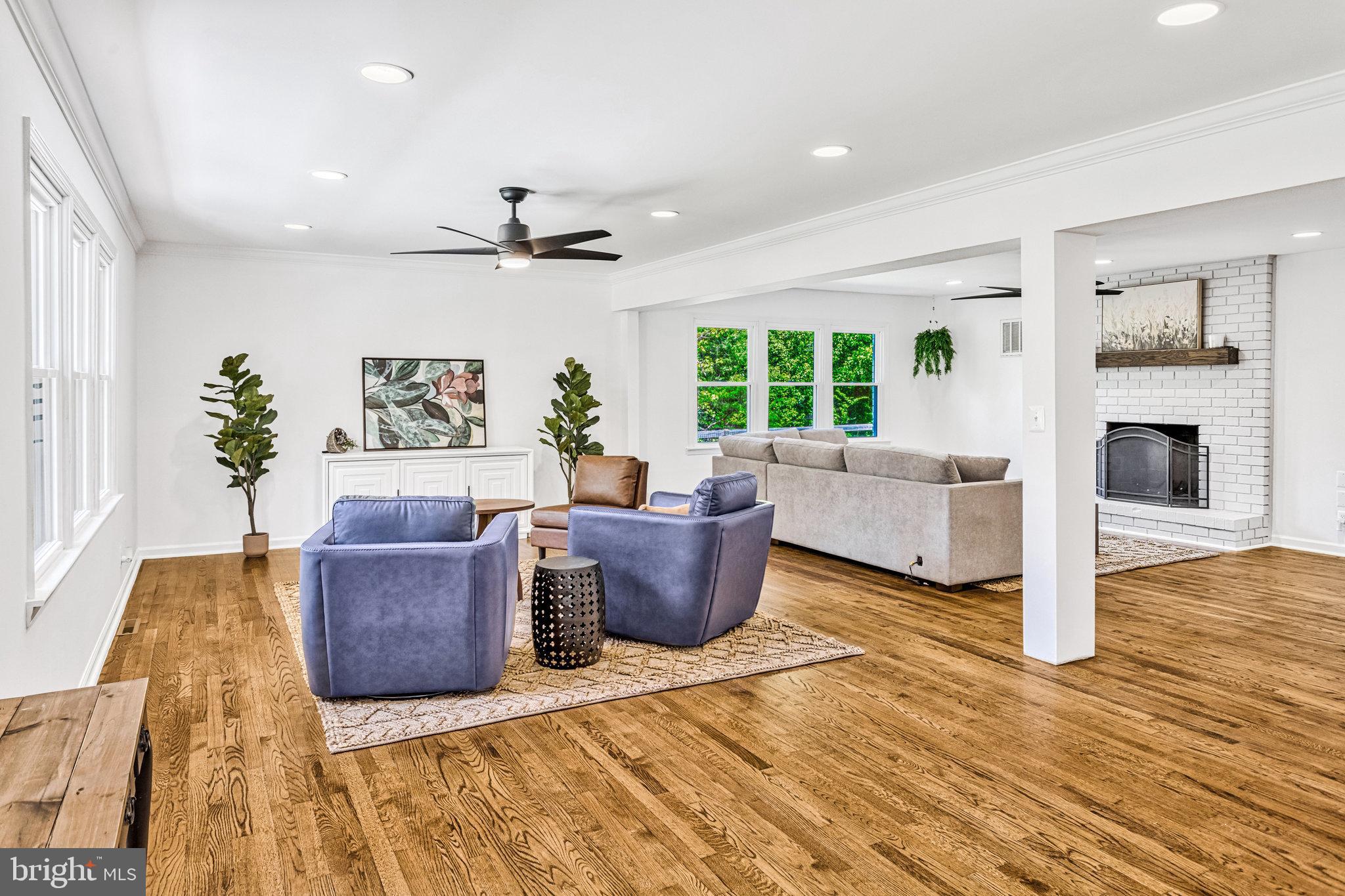 TWIN LAKES - Residential