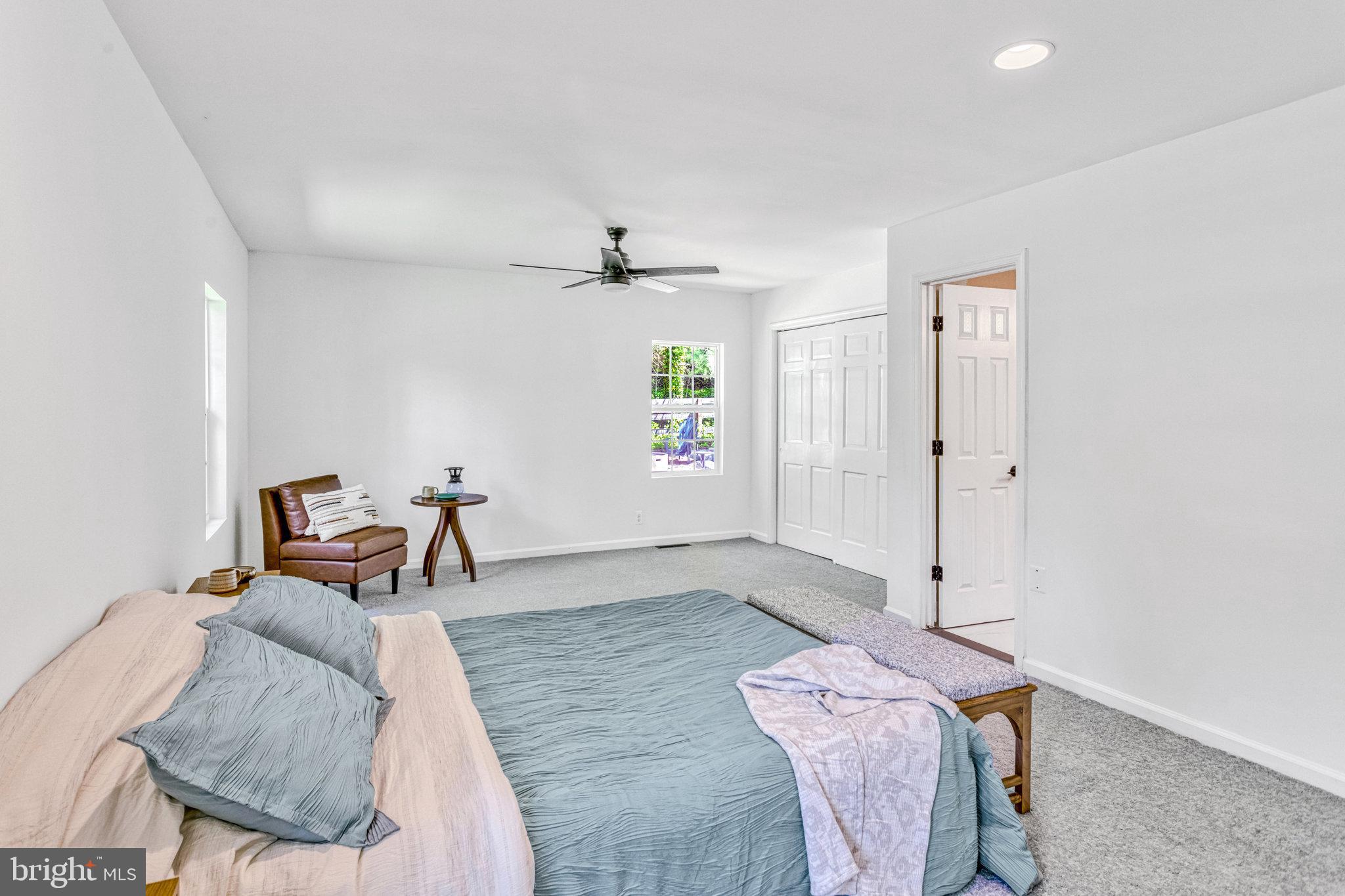 TWIN LAKES - Residential