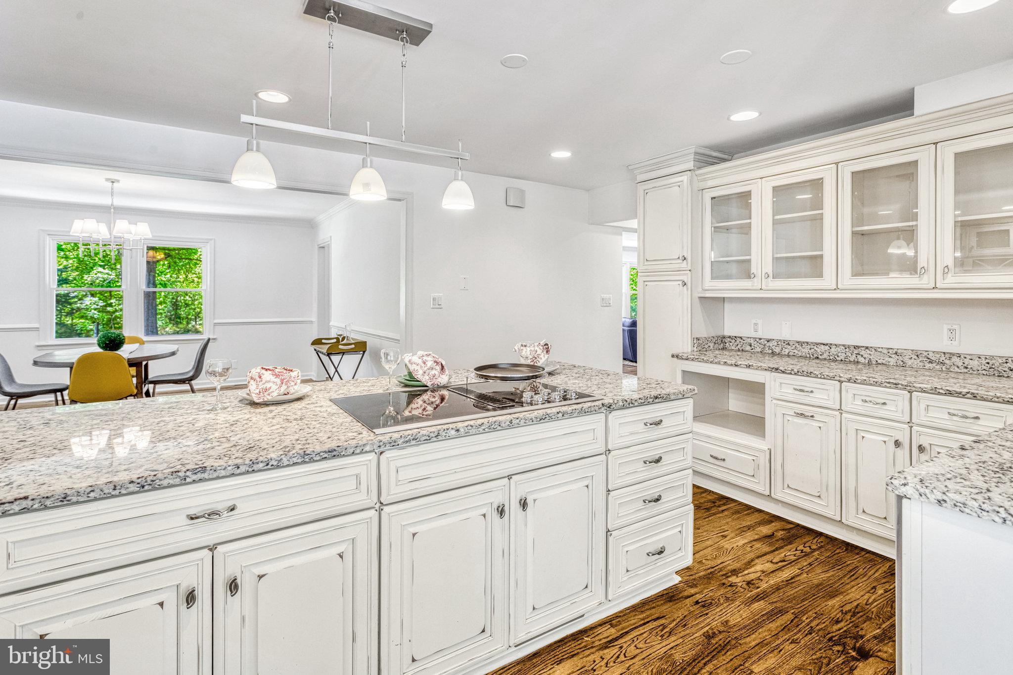 TWIN LAKES - Residential