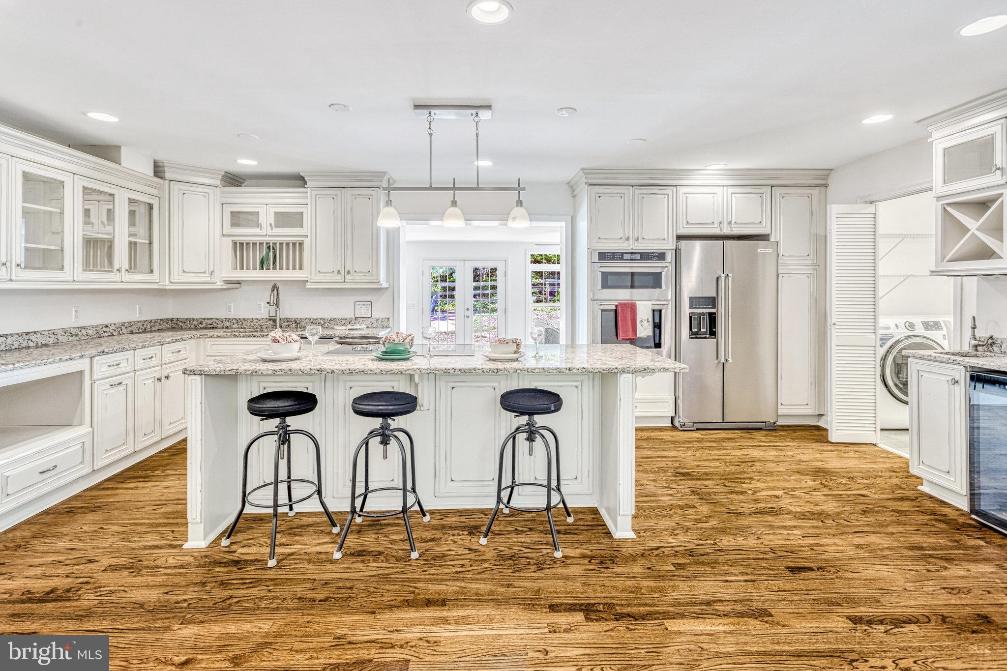 TWIN LAKES - Residential