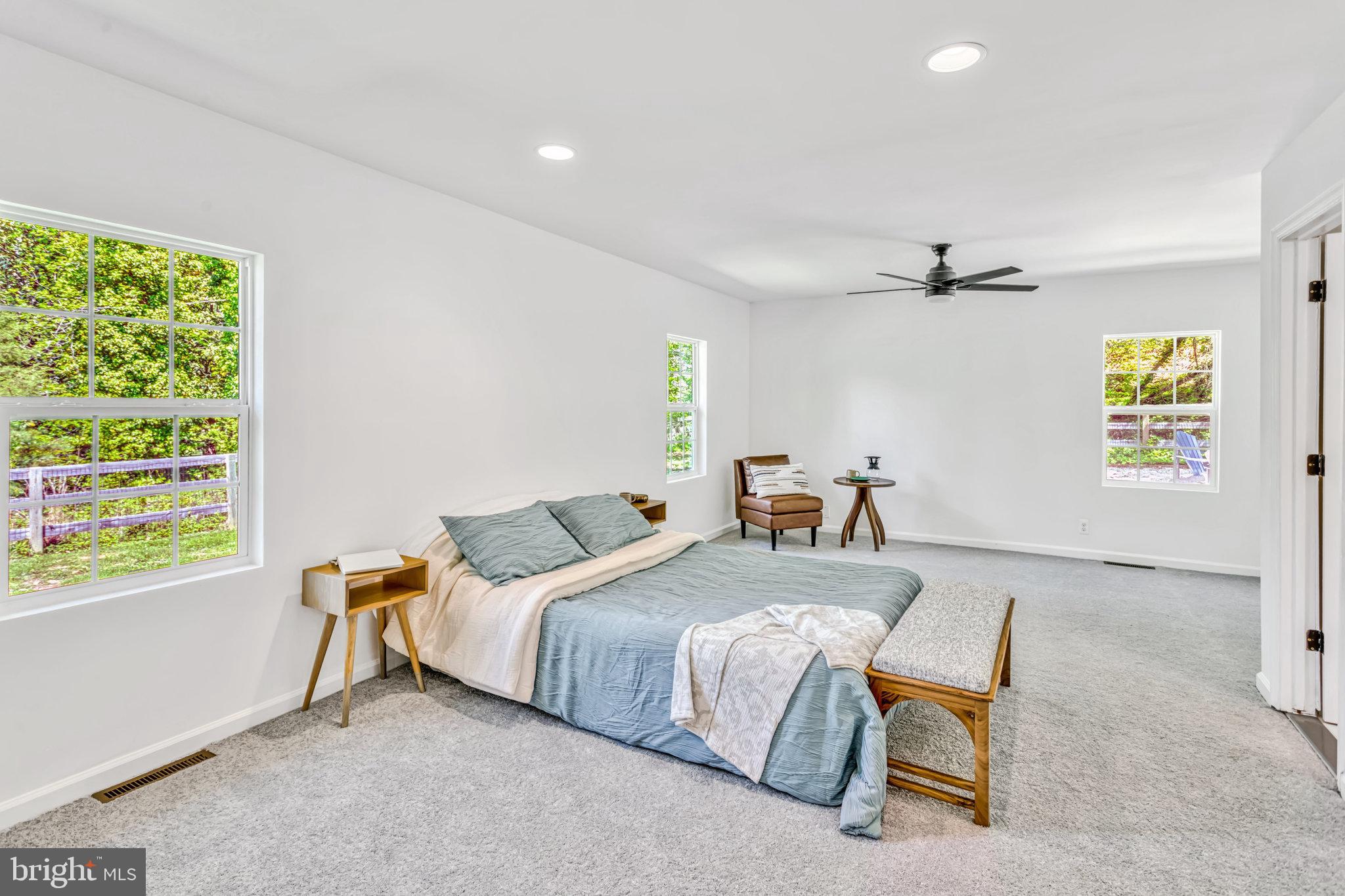 TWIN LAKES - Residential