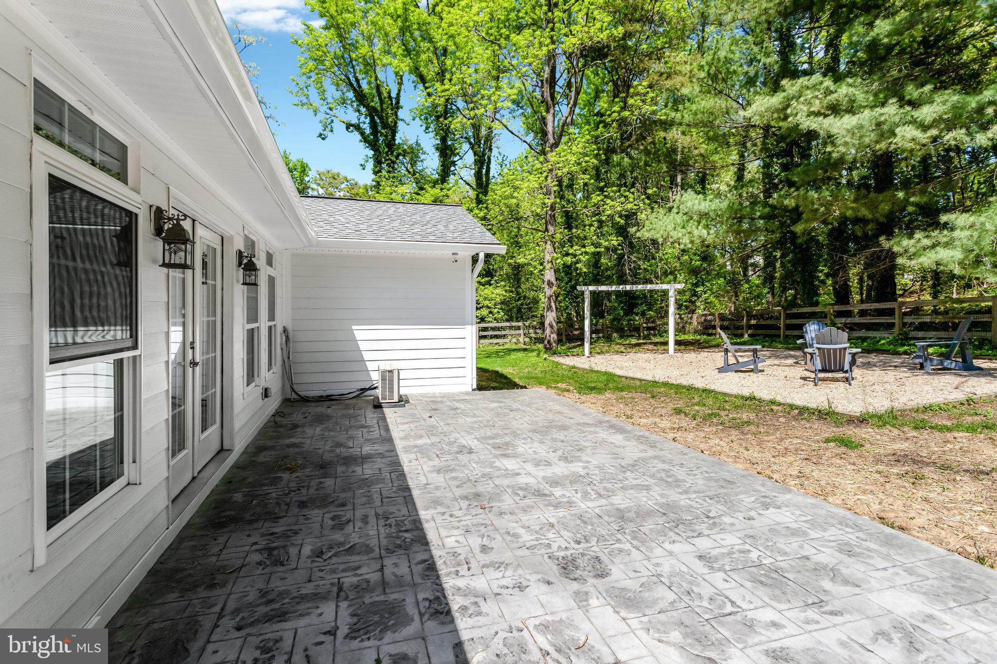 TWIN LAKES - Residential