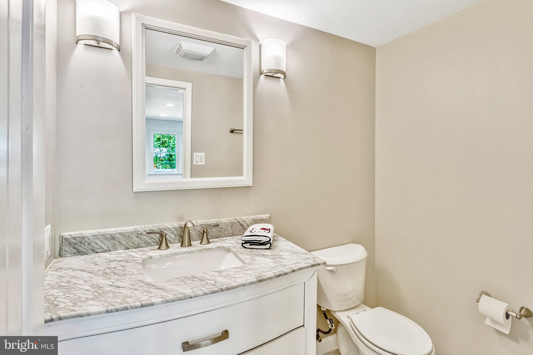 TWIN LAKES - Residential