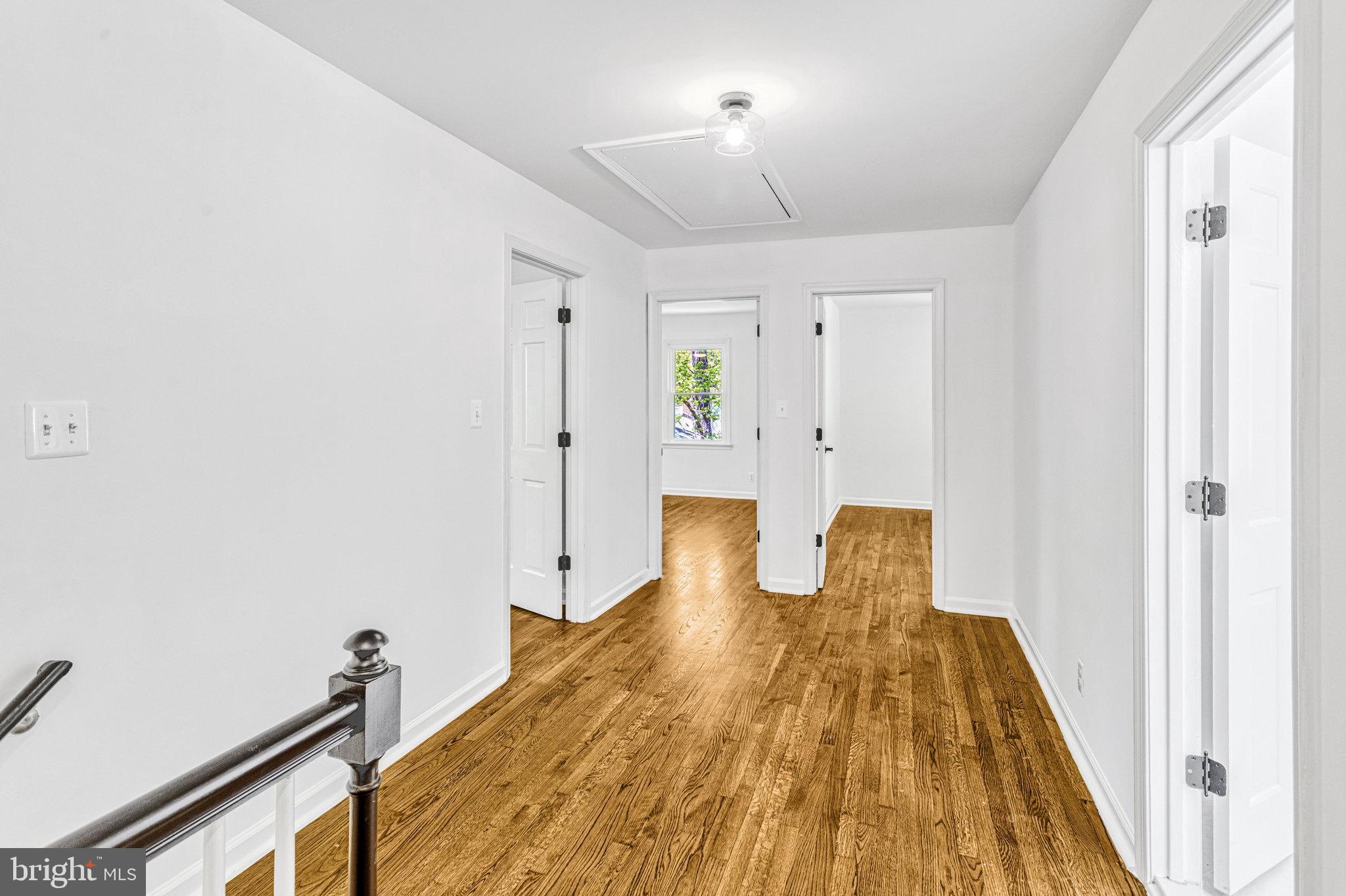 TWIN LAKES - Residential