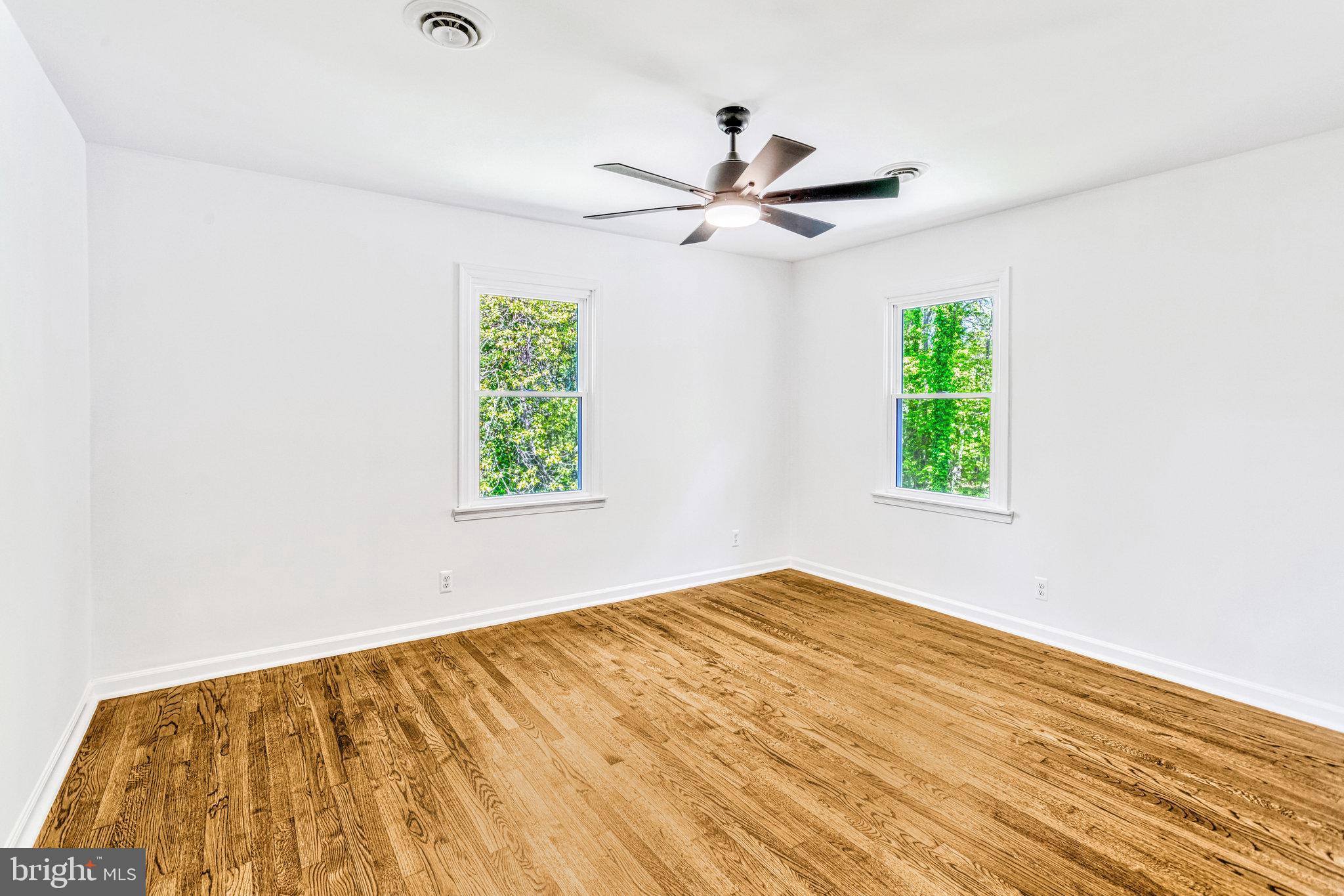 TWIN LAKES - Residential