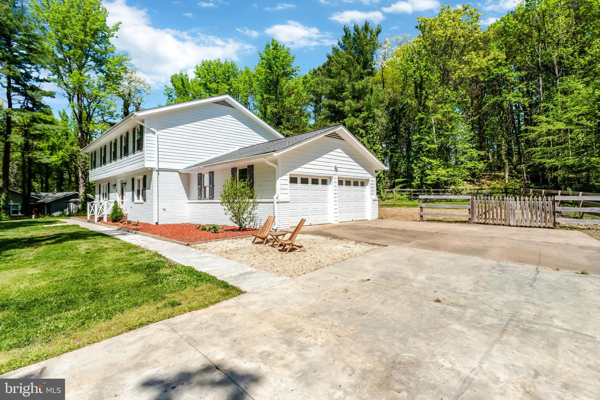 TWIN LAKES - Residential