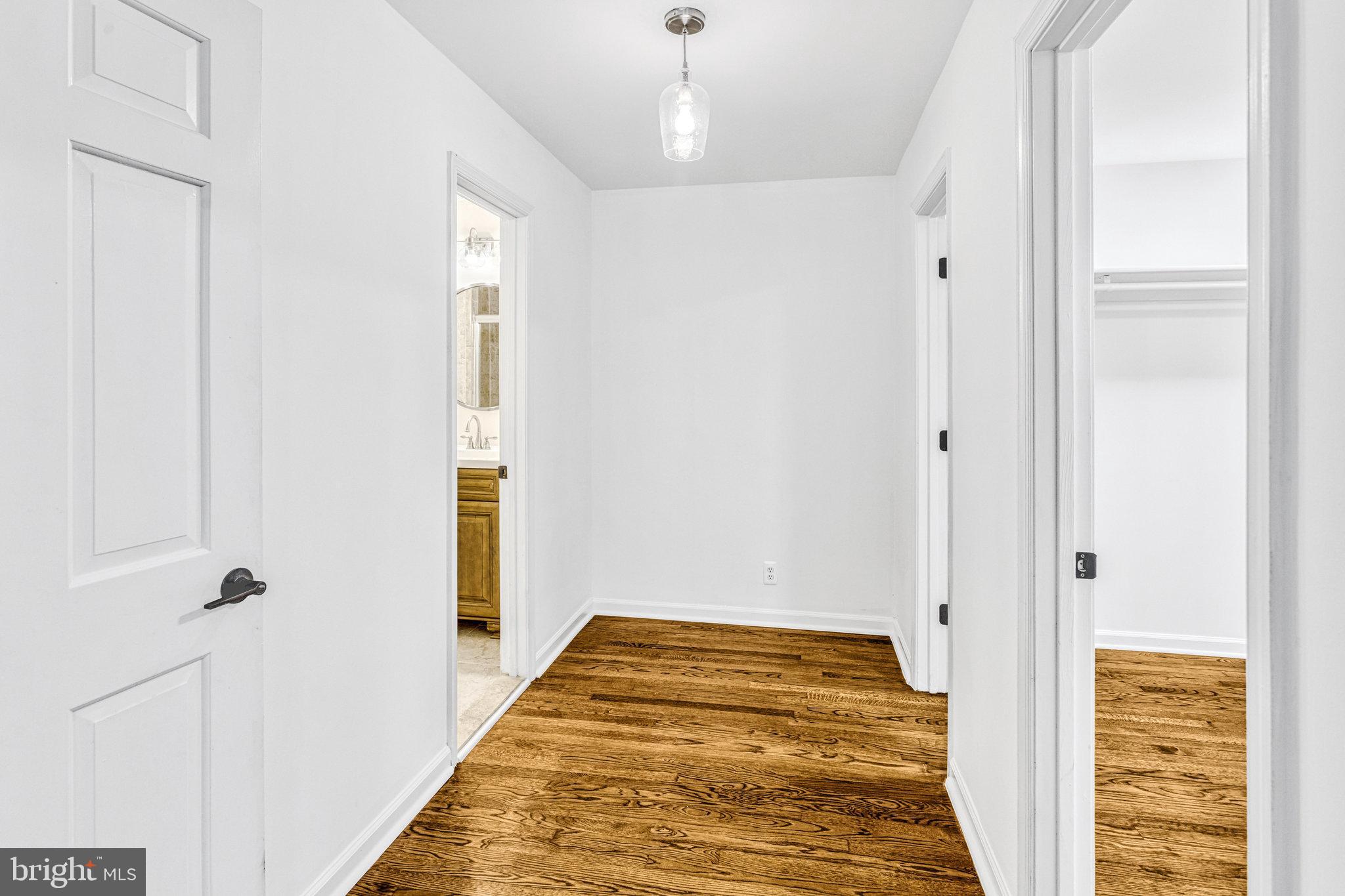 TWIN LAKES - Residential