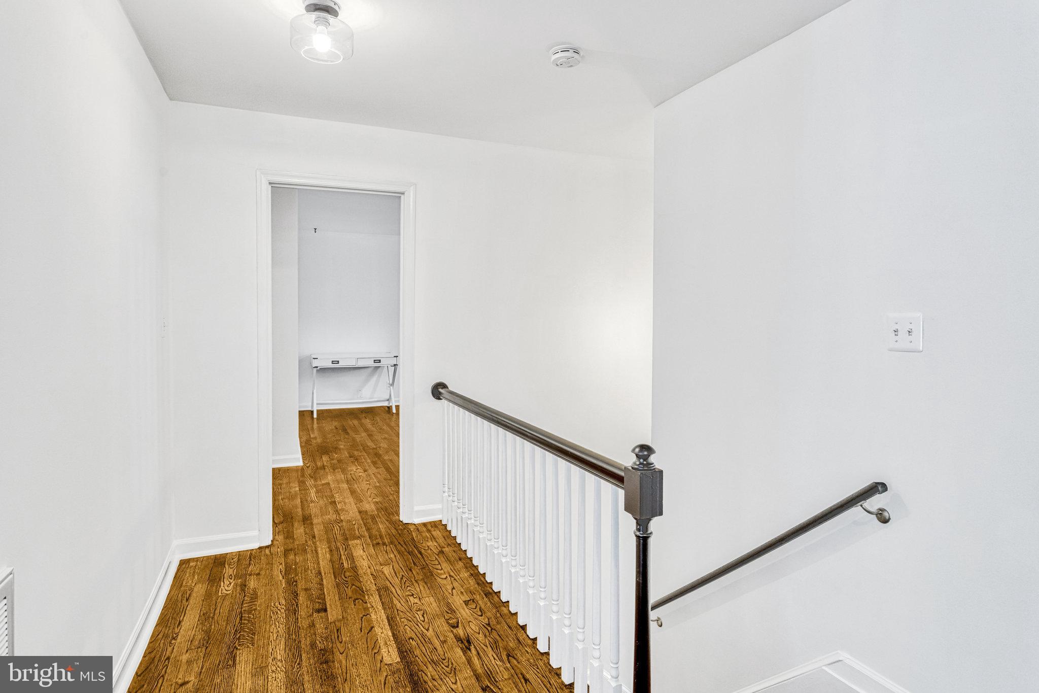 TWIN LAKES - Residential