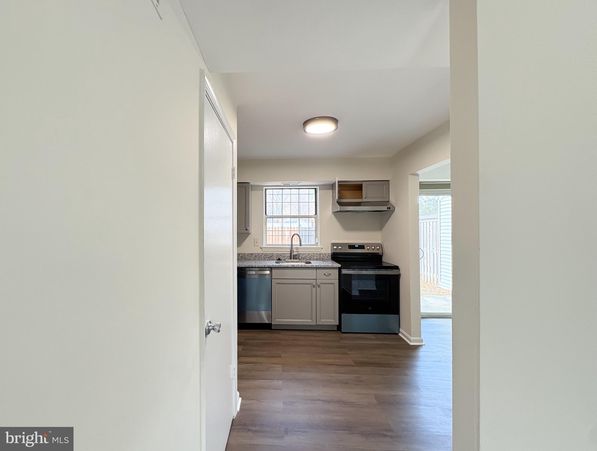 ENTERPRISE KNOLLS - Residential Lease