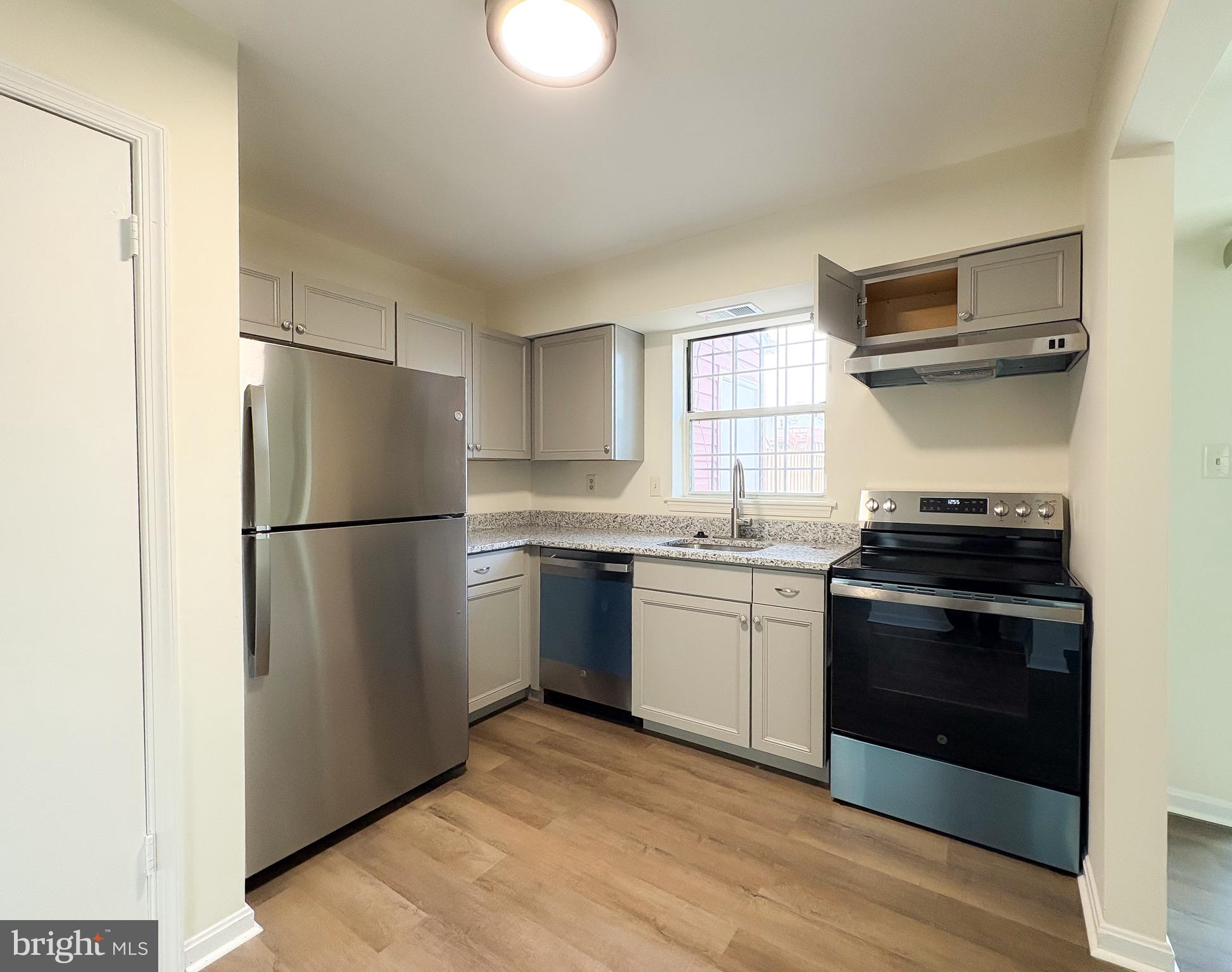 ENTERPRISE KNOLLS - Residential Lease