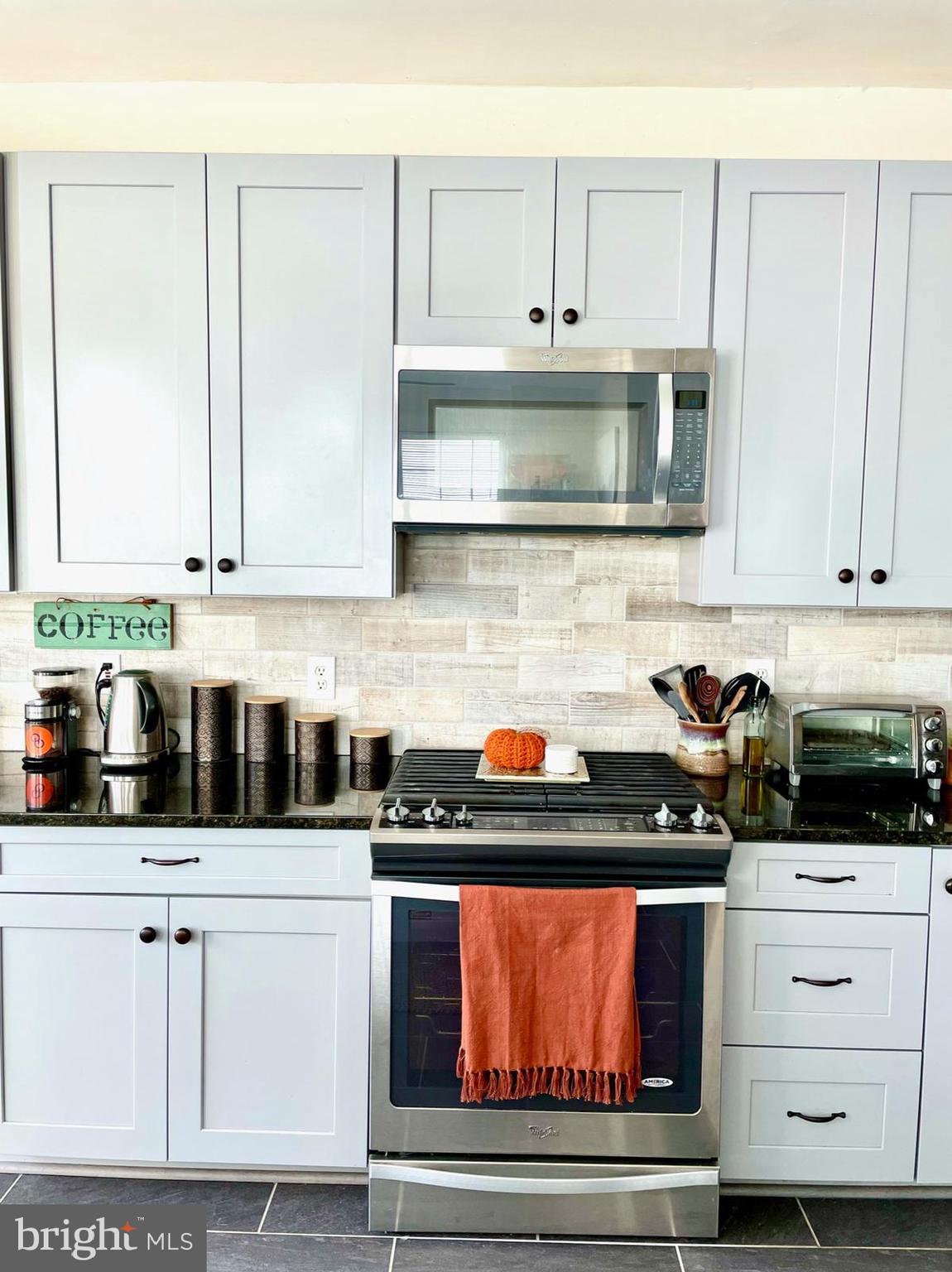 LOUDOUN PARKWAY CENTER - Residential Lease