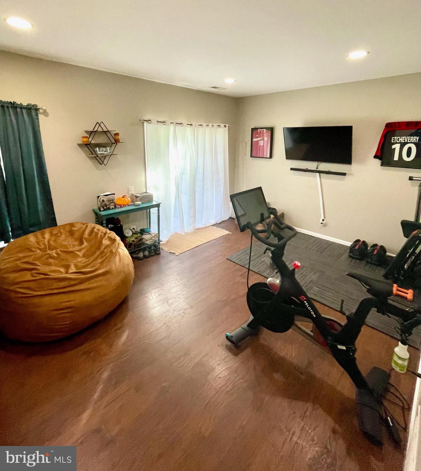 LOUDOUN PARKWAY CENTER - Residential Lease