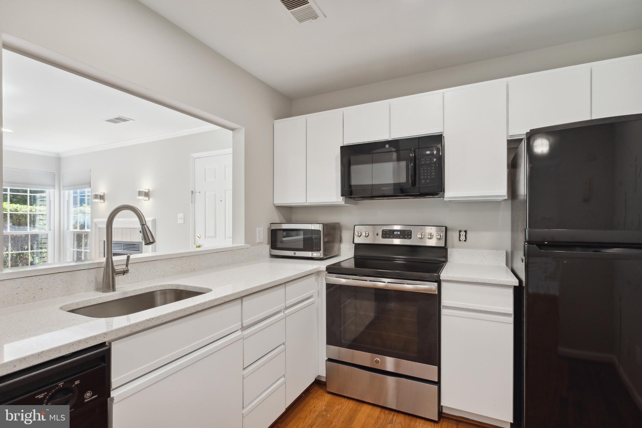 CARR AT PINECREST - Residential