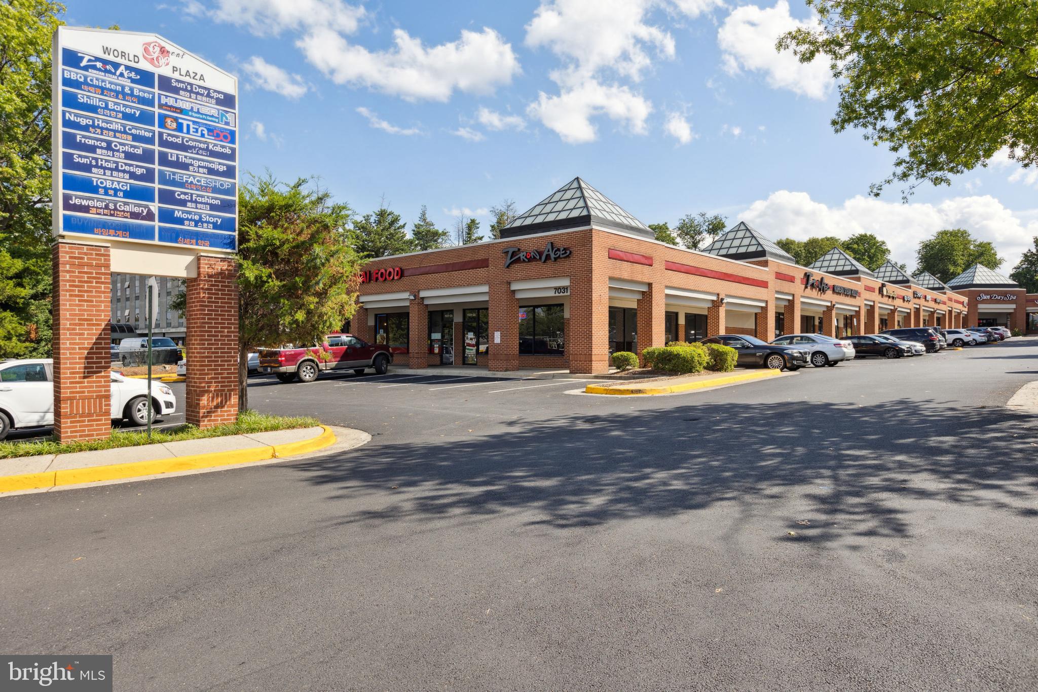 CARR AT PINECREST - Residential