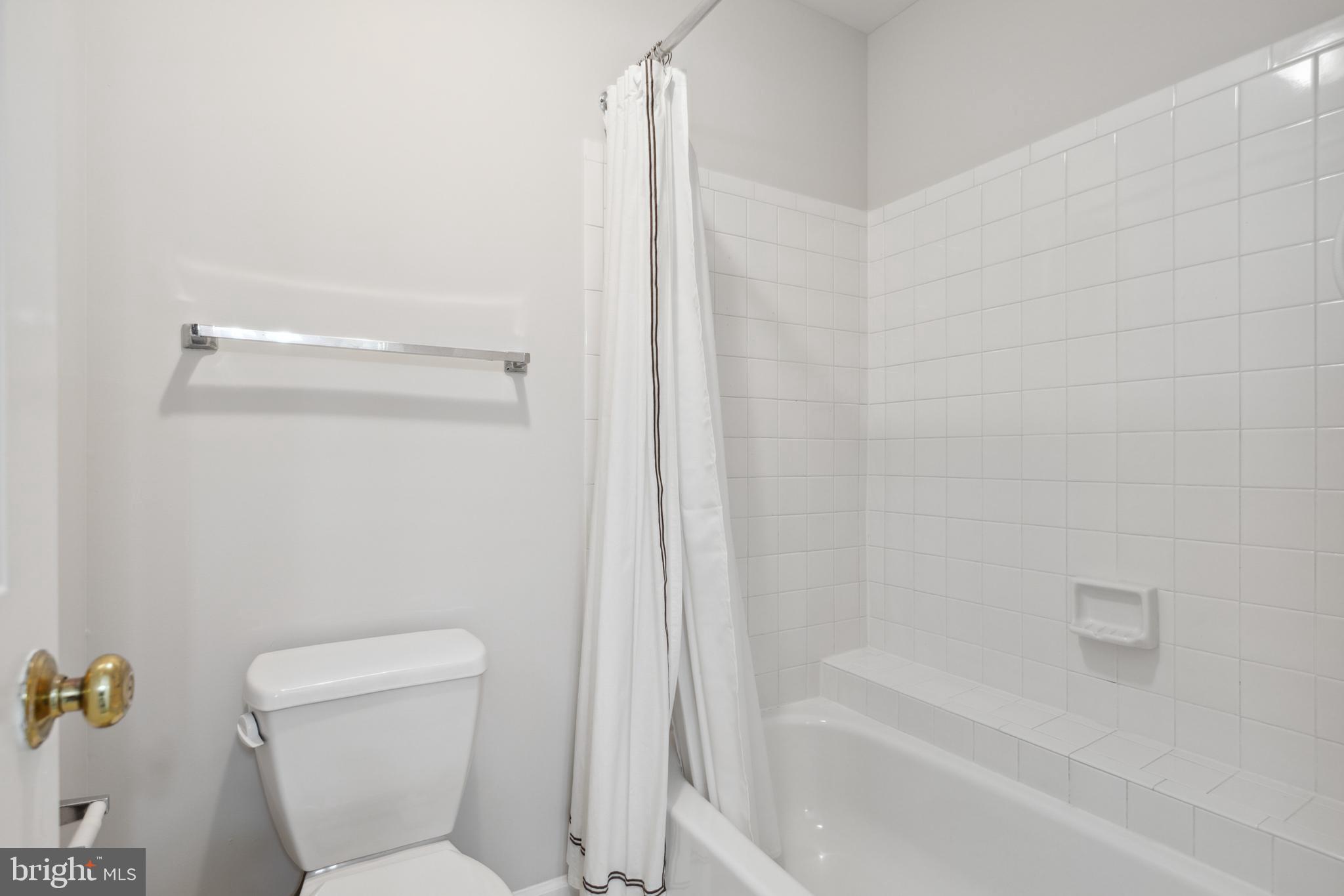 CARR AT PINECREST - Residential