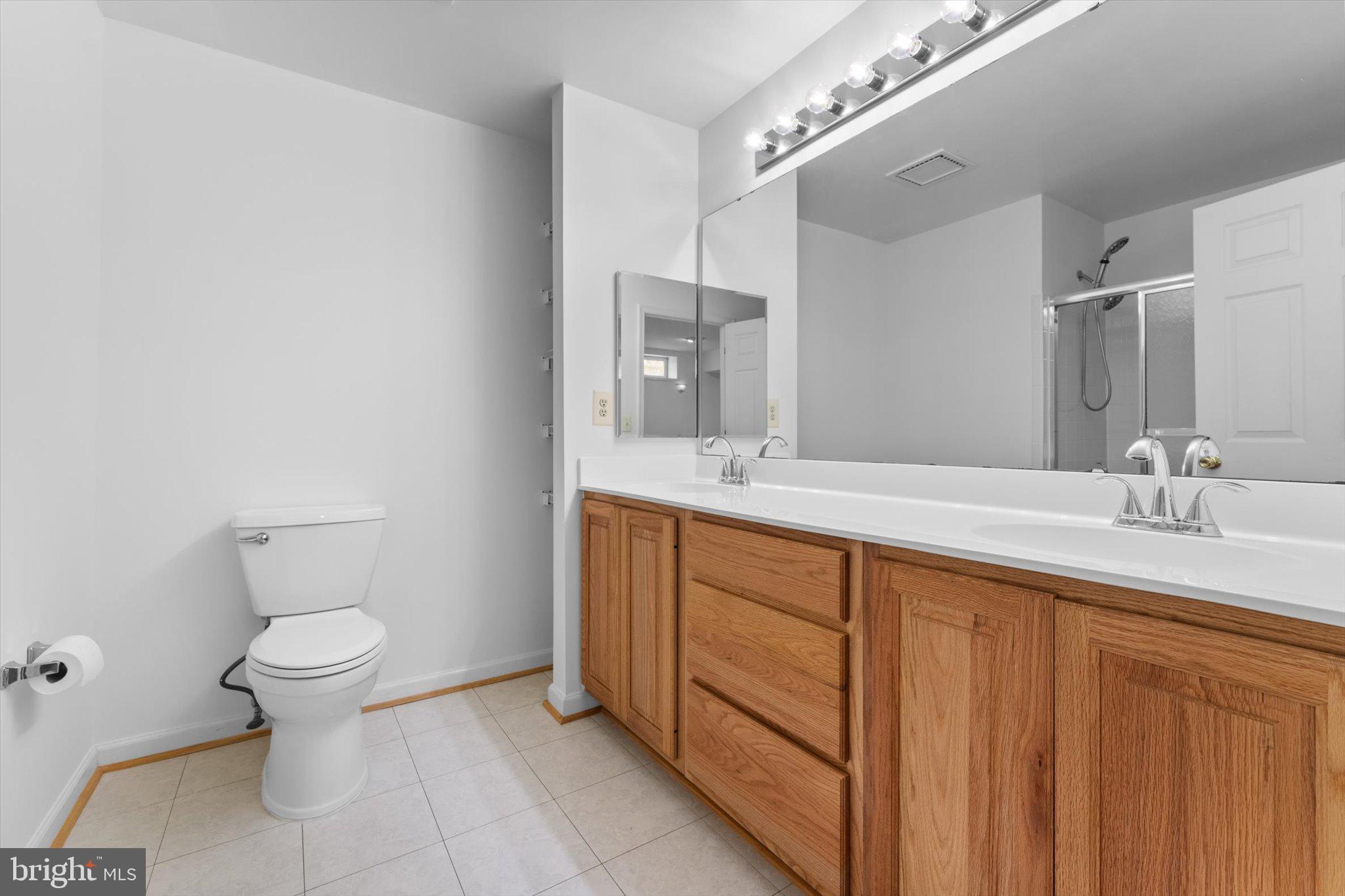 ROCKHILL CENTER ESTATES - Residential Lease