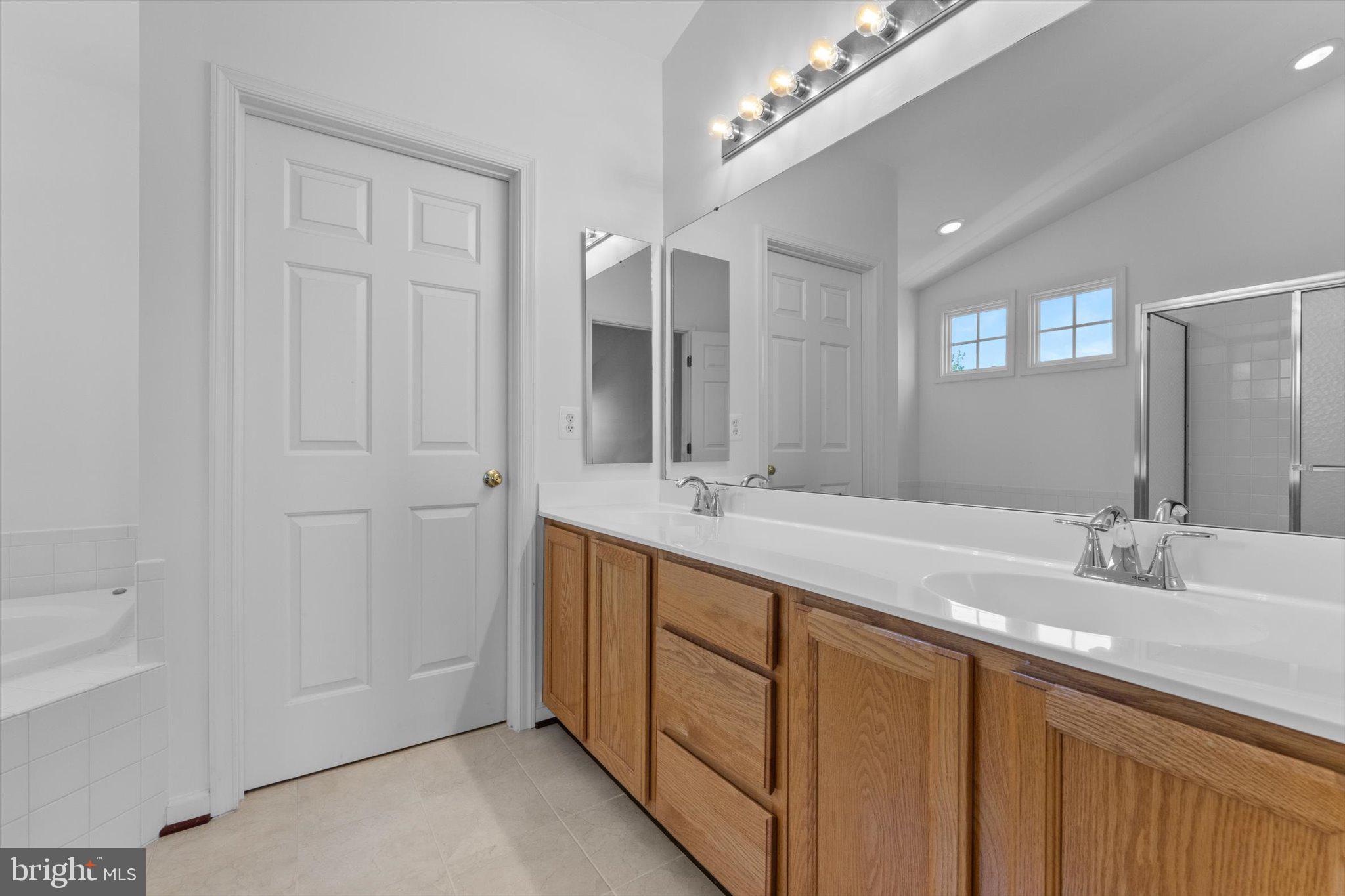 ROCKHILL CENTER ESTATES - Residential Lease