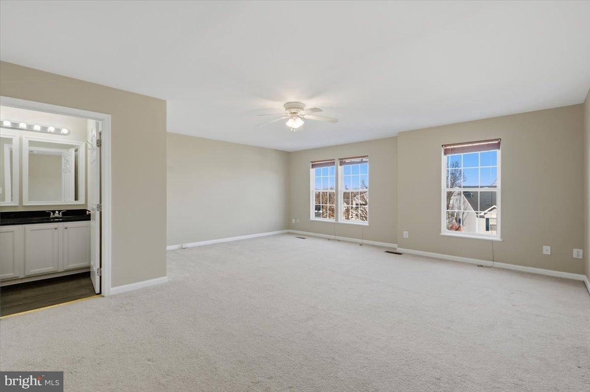 WELLINGTON/CLOVERHILL CONDOS - Residential