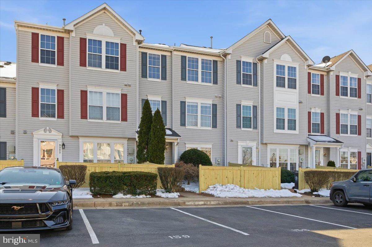 WELLINGTON/CLOVERHILL CONDOS - Residential