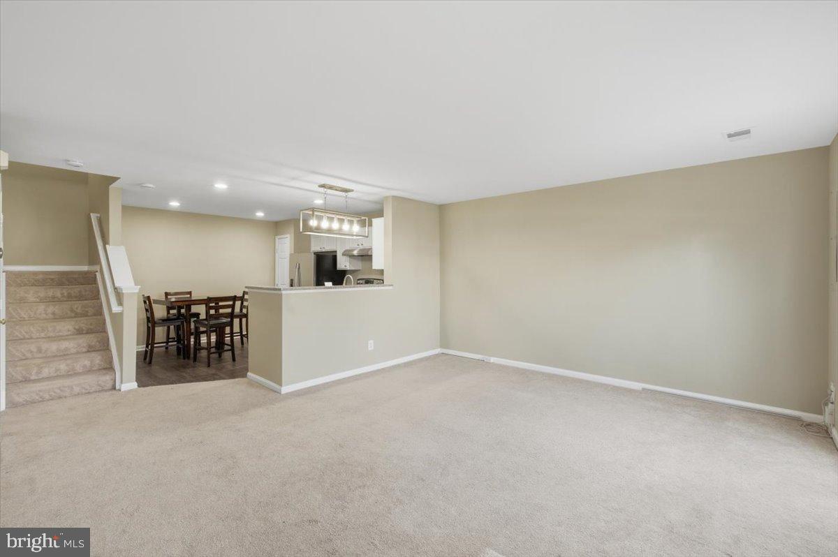 WELLINGTON/CLOVERHILL CONDOS - Residential