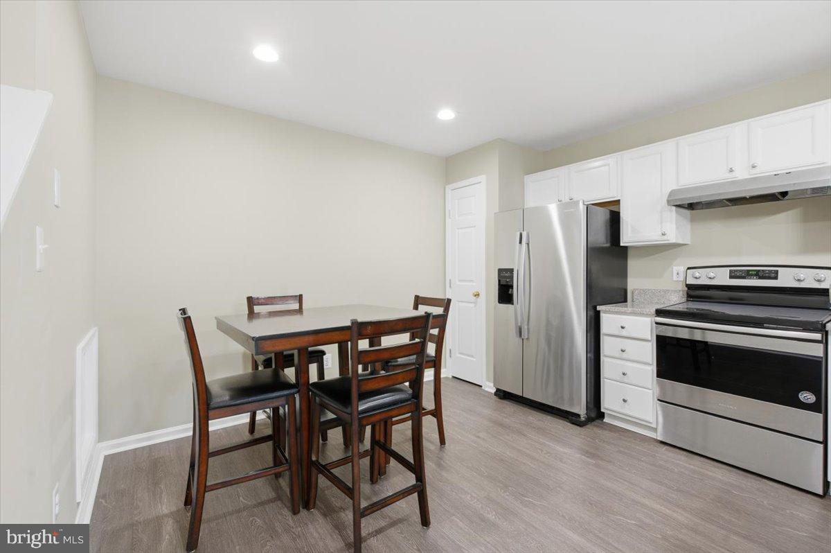 WELLINGTON/CLOVERHILL CONDOS - Residential