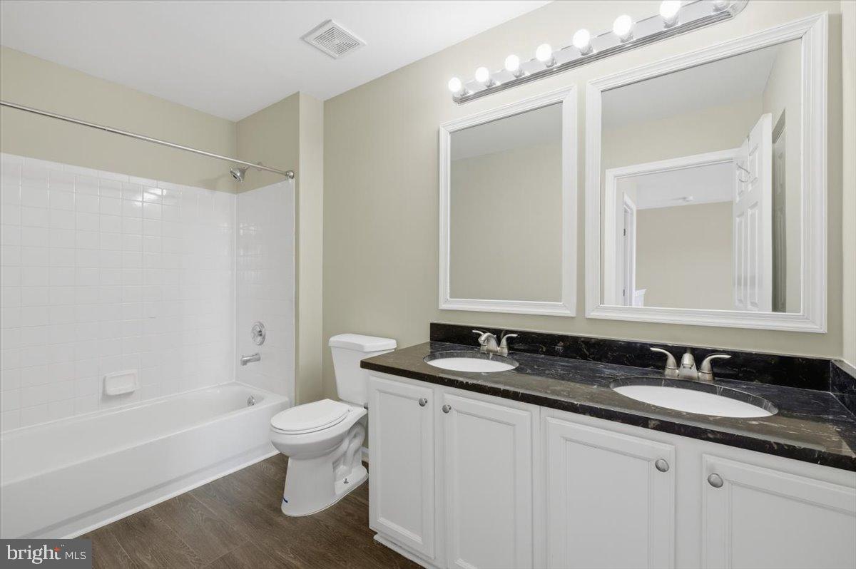 WELLINGTON/CLOVERHILL CONDOS - Residential