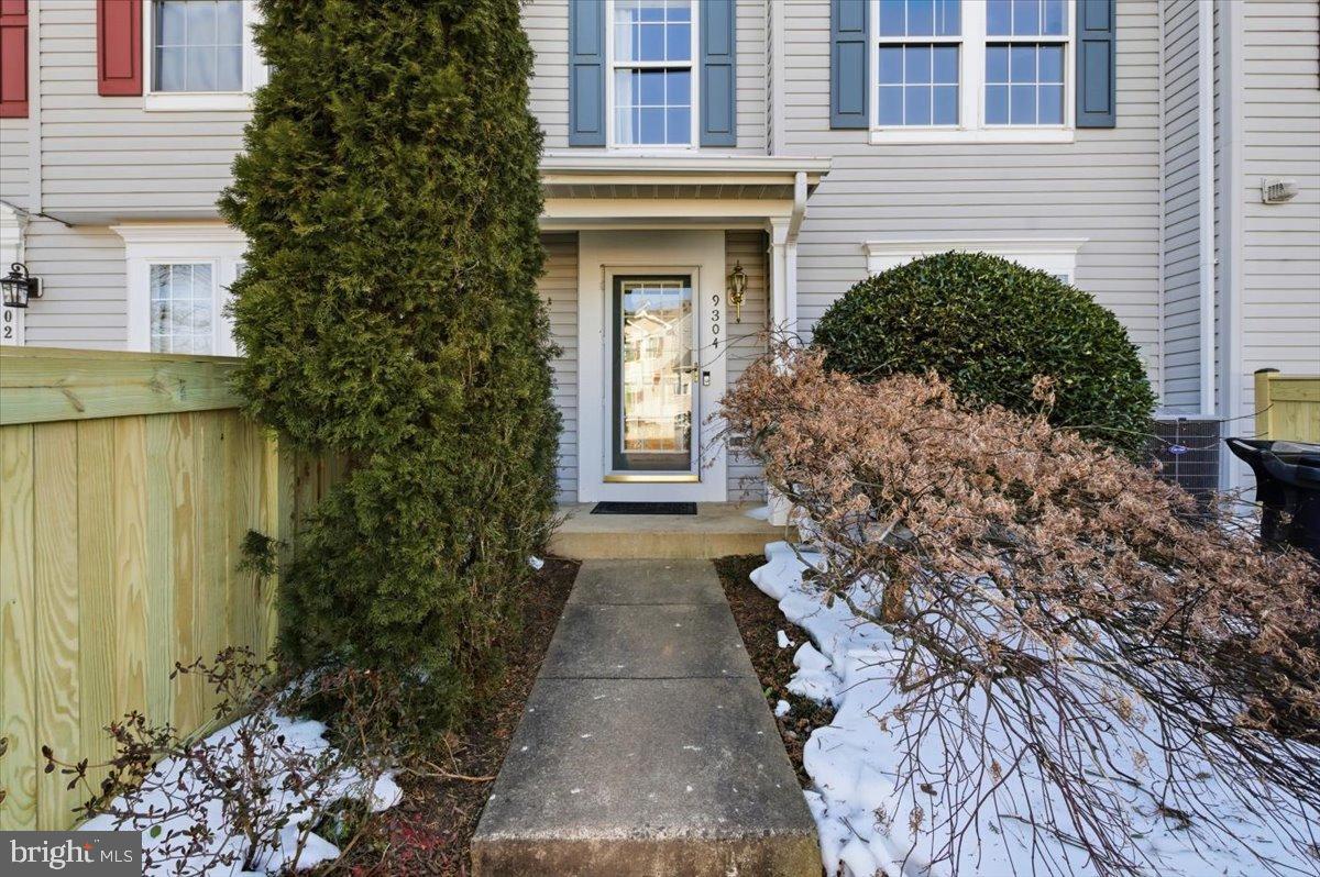 WELLINGTON/CLOVERHILL CONDOS - Residential