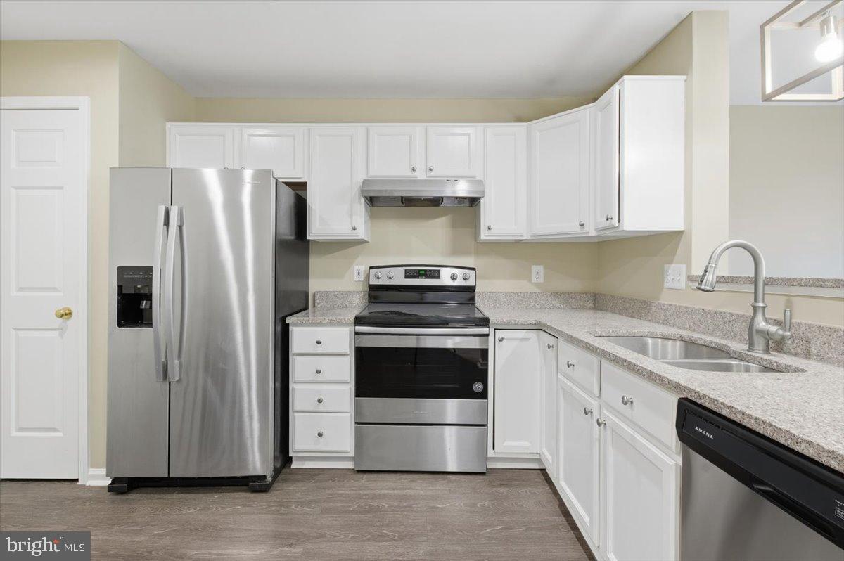 WELLINGTON/CLOVERHILL CONDOS - Residential