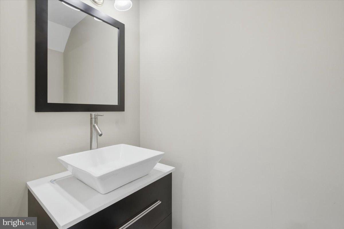 WELLINGTON/CLOVERHILL CONDOS - Residential