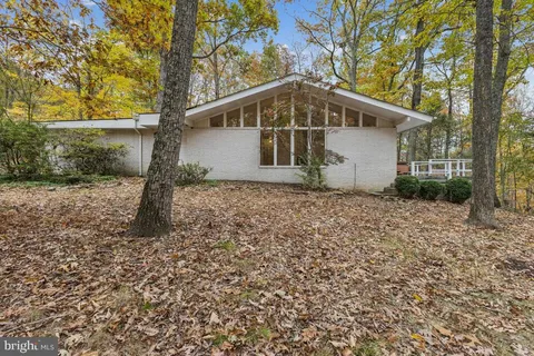 135 Lizzie Mills Road, Castleton, VA MLS: VARP2002368