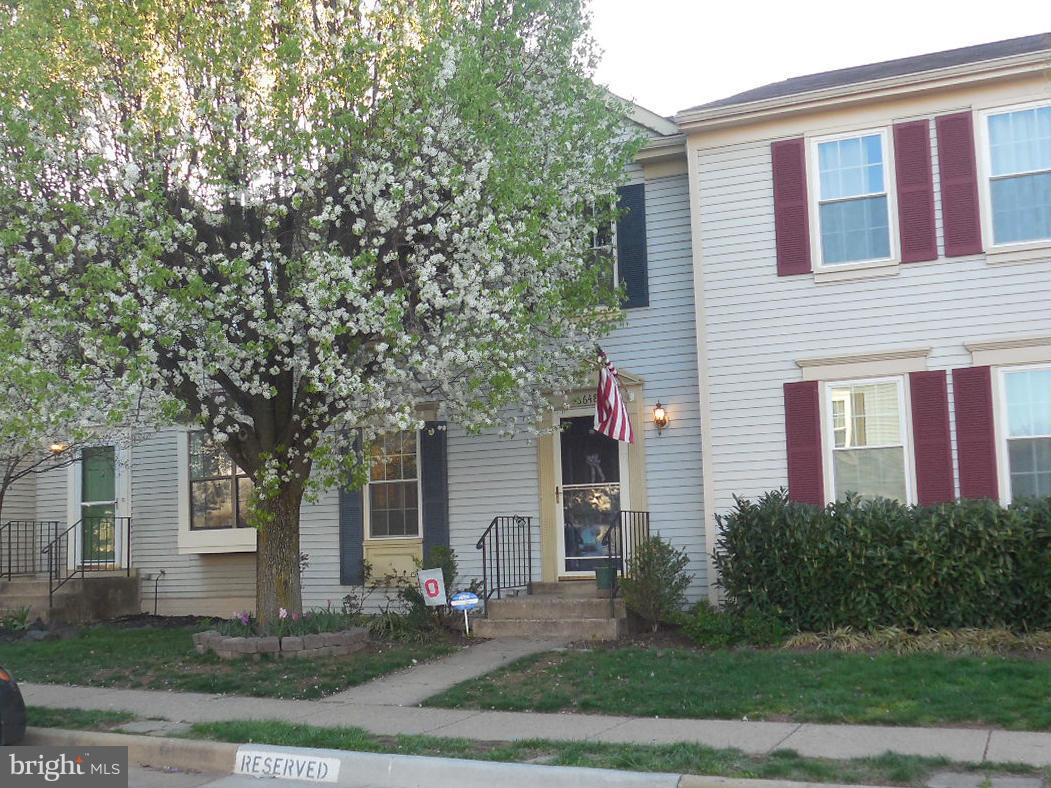 LONGSTREET COMMONS - Residential Lease