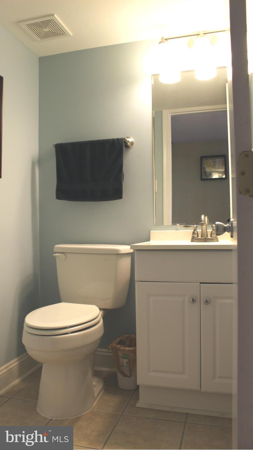 LONGSTREET COMMONS - Residential Lease