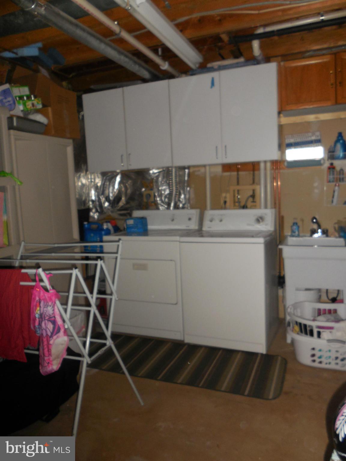 LONGSTREET COMMONS - Residential Lease