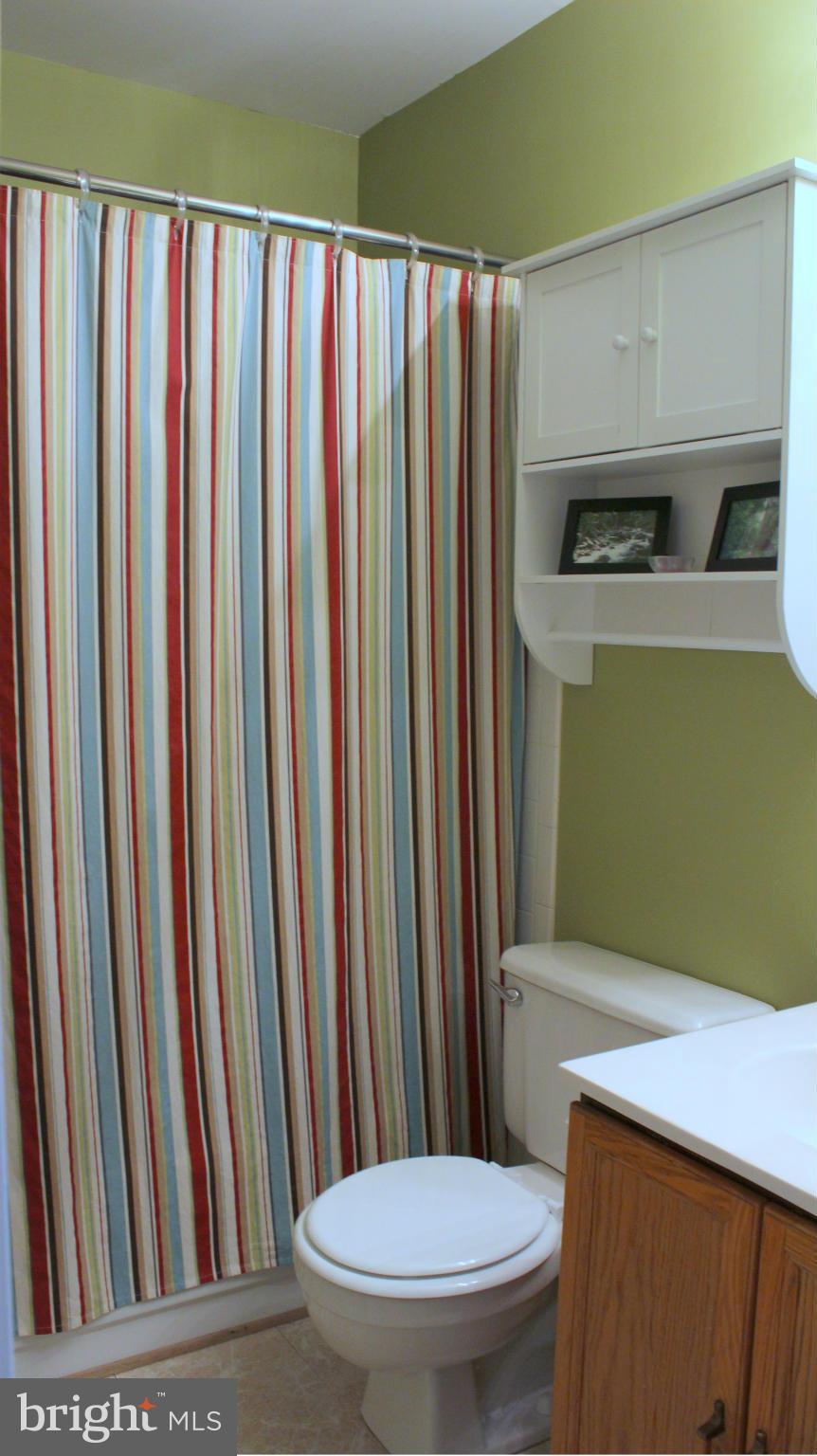 LONGSTREET COMMONS - Residential Lease