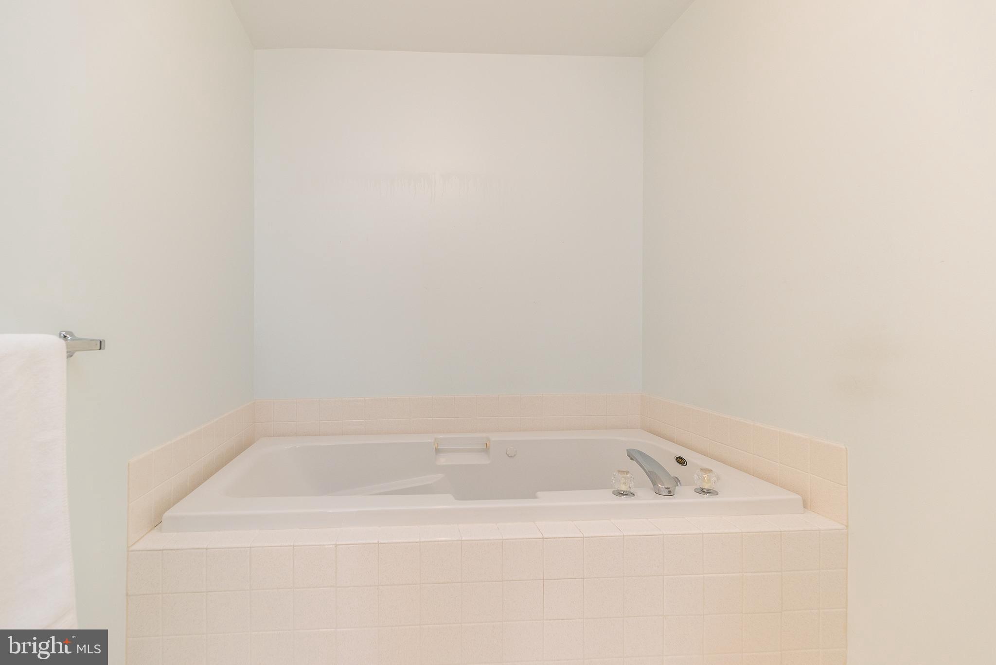 HAMPTON GREEN - Residential