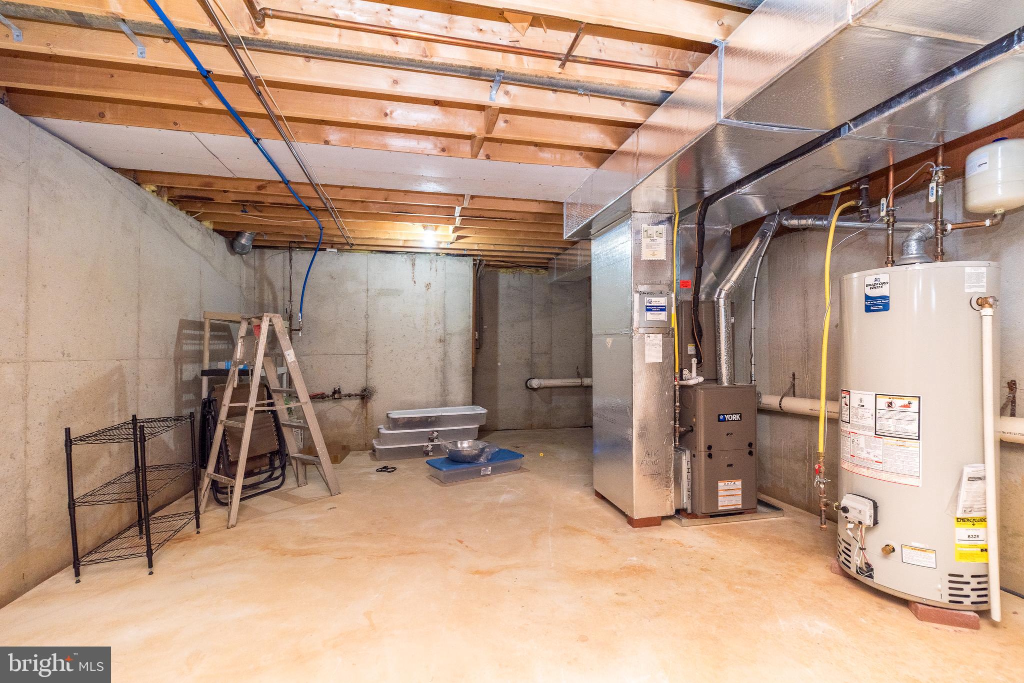 HAMPTON GREEN - Residential