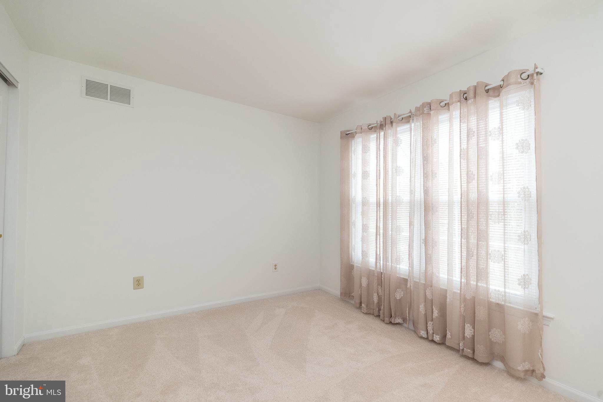 HAMPTON GREEN - Residential